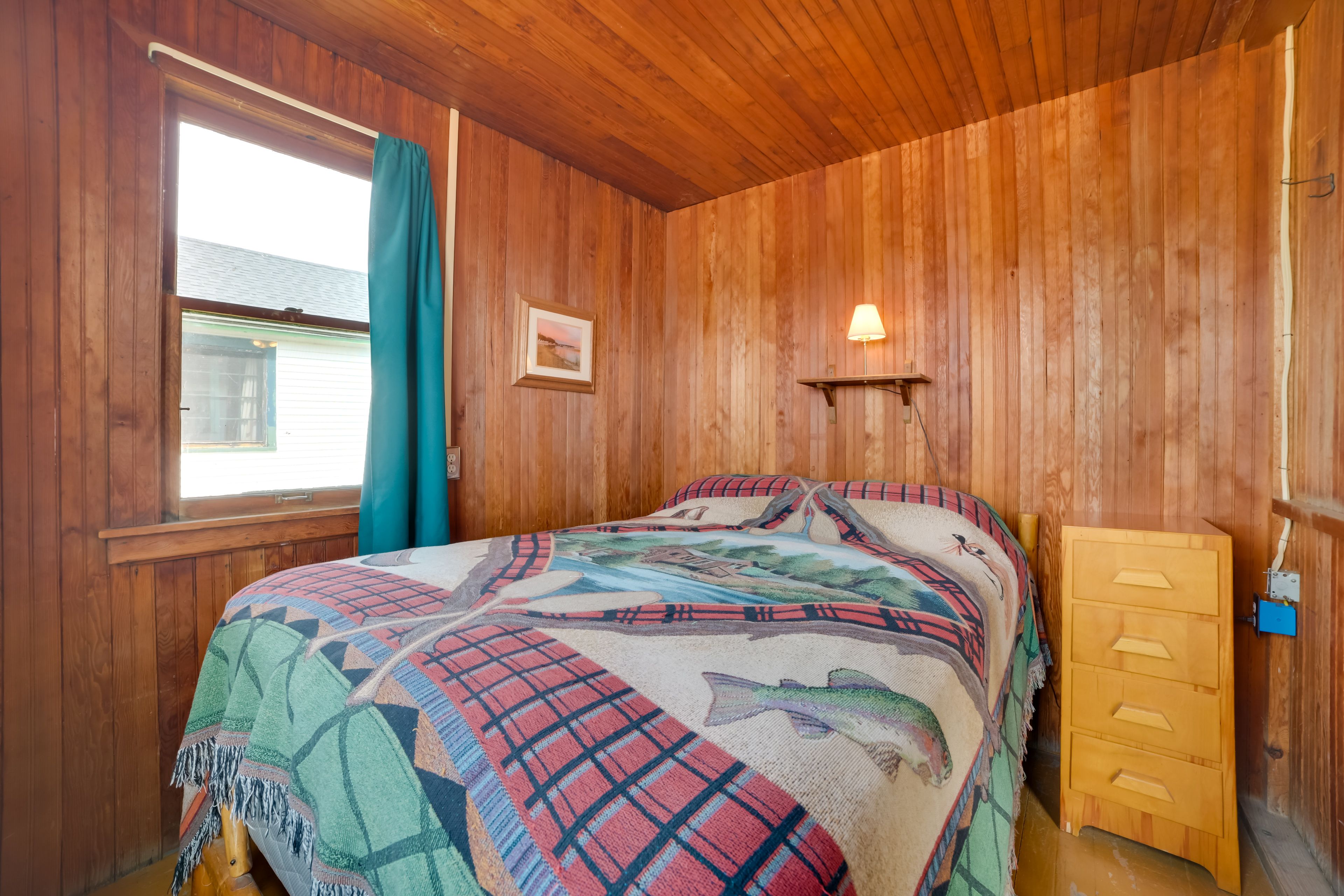 Bedroom 1 | Full Bed | Linens