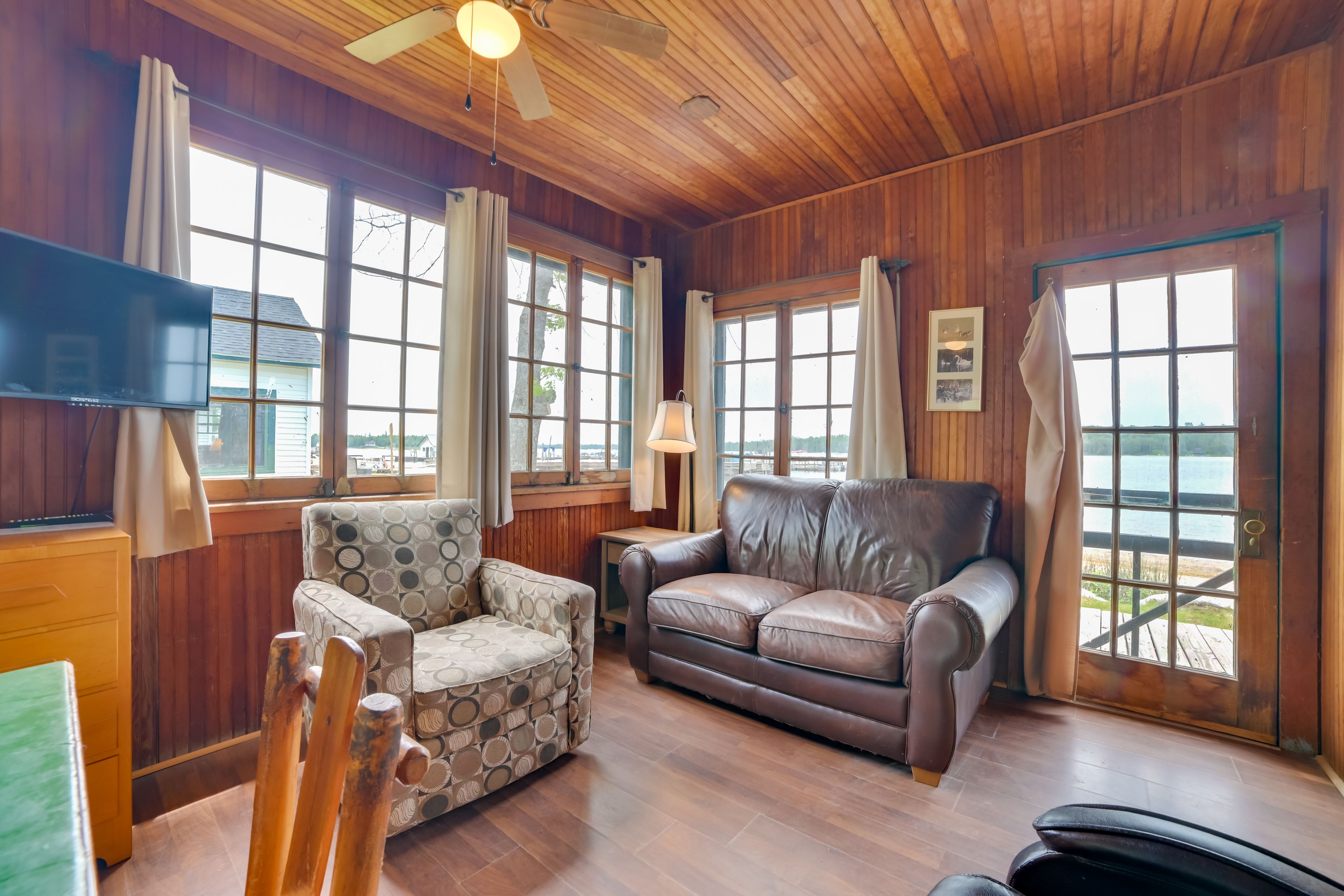 Living Room | Free WiFi | Central Heating