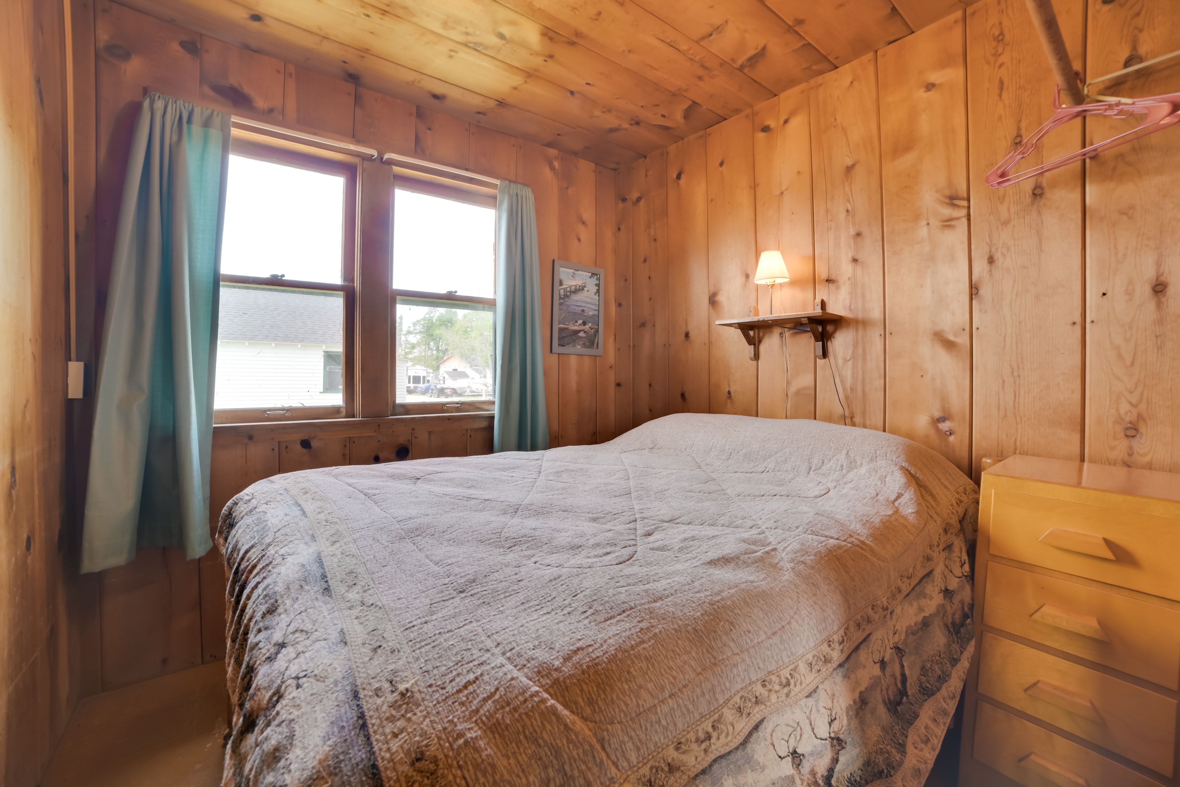 Bedroom 1 | Full Bed