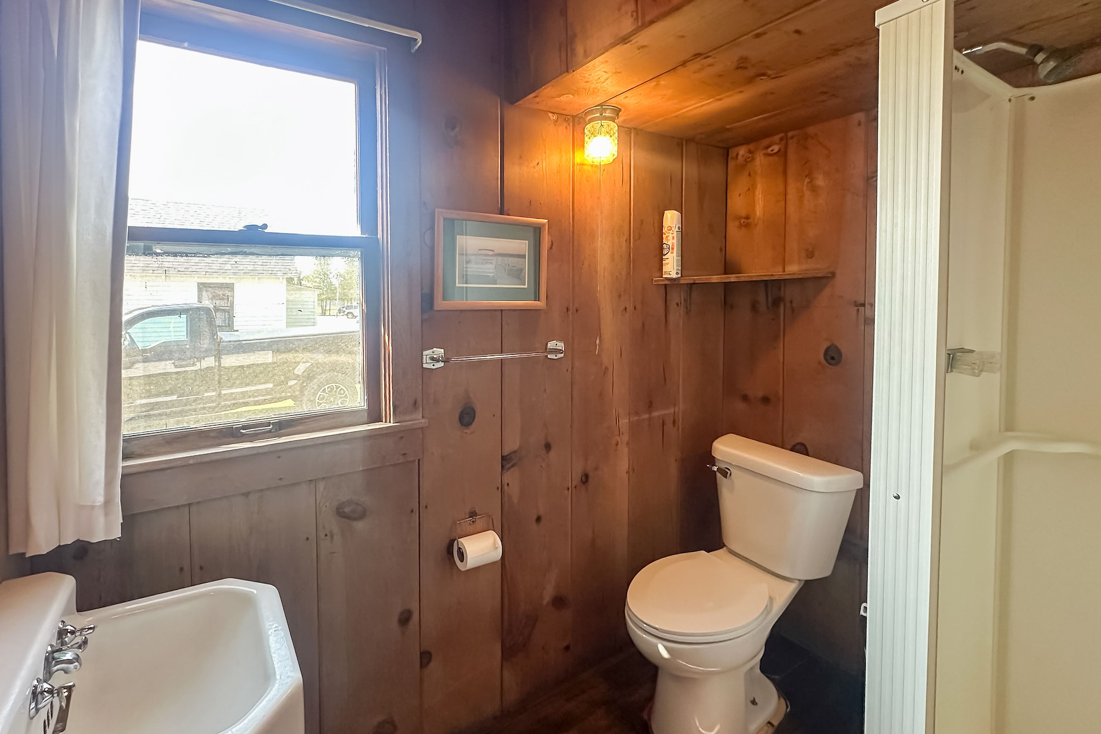 Full Bathroom