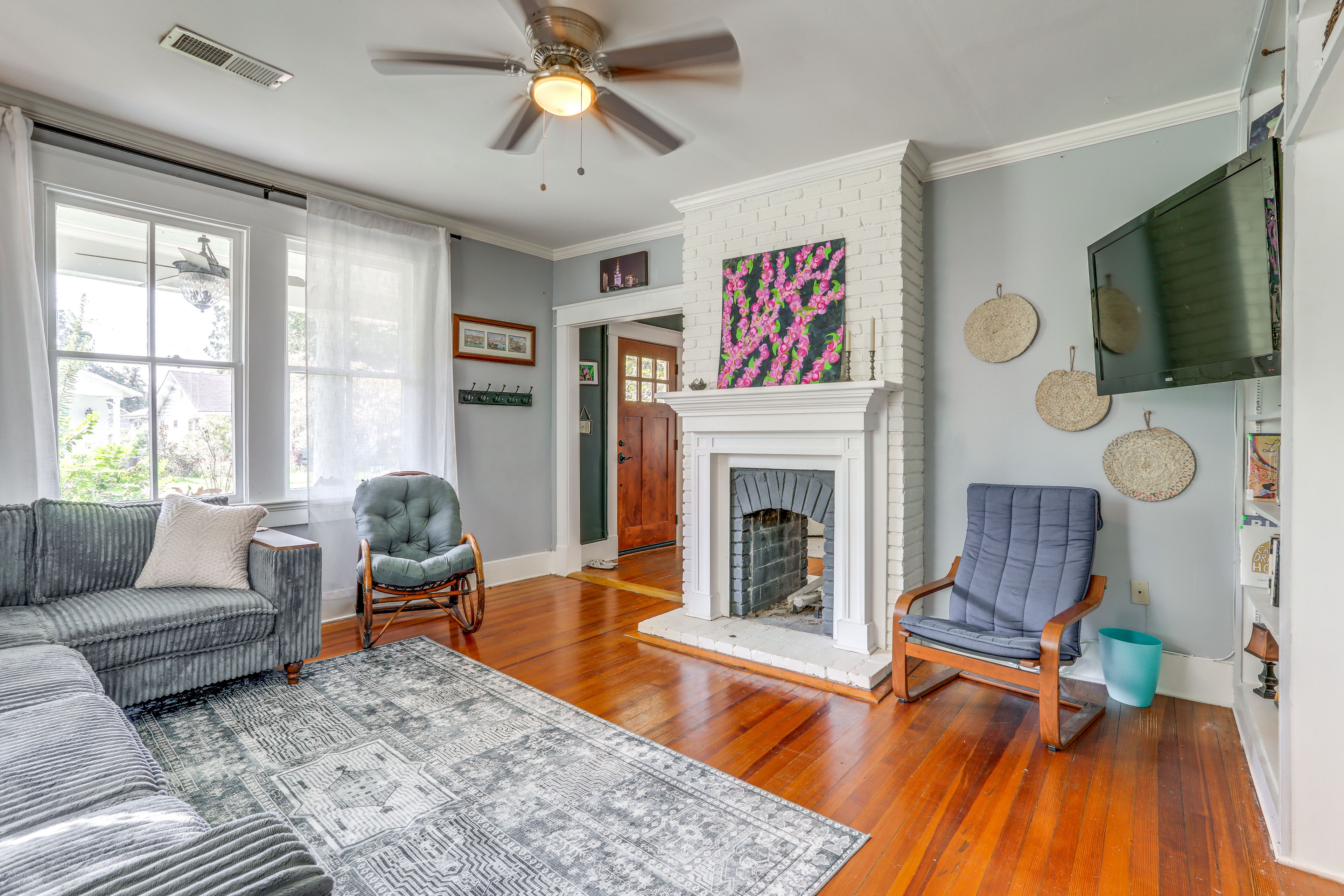 Living Room | Central A/C & Heat