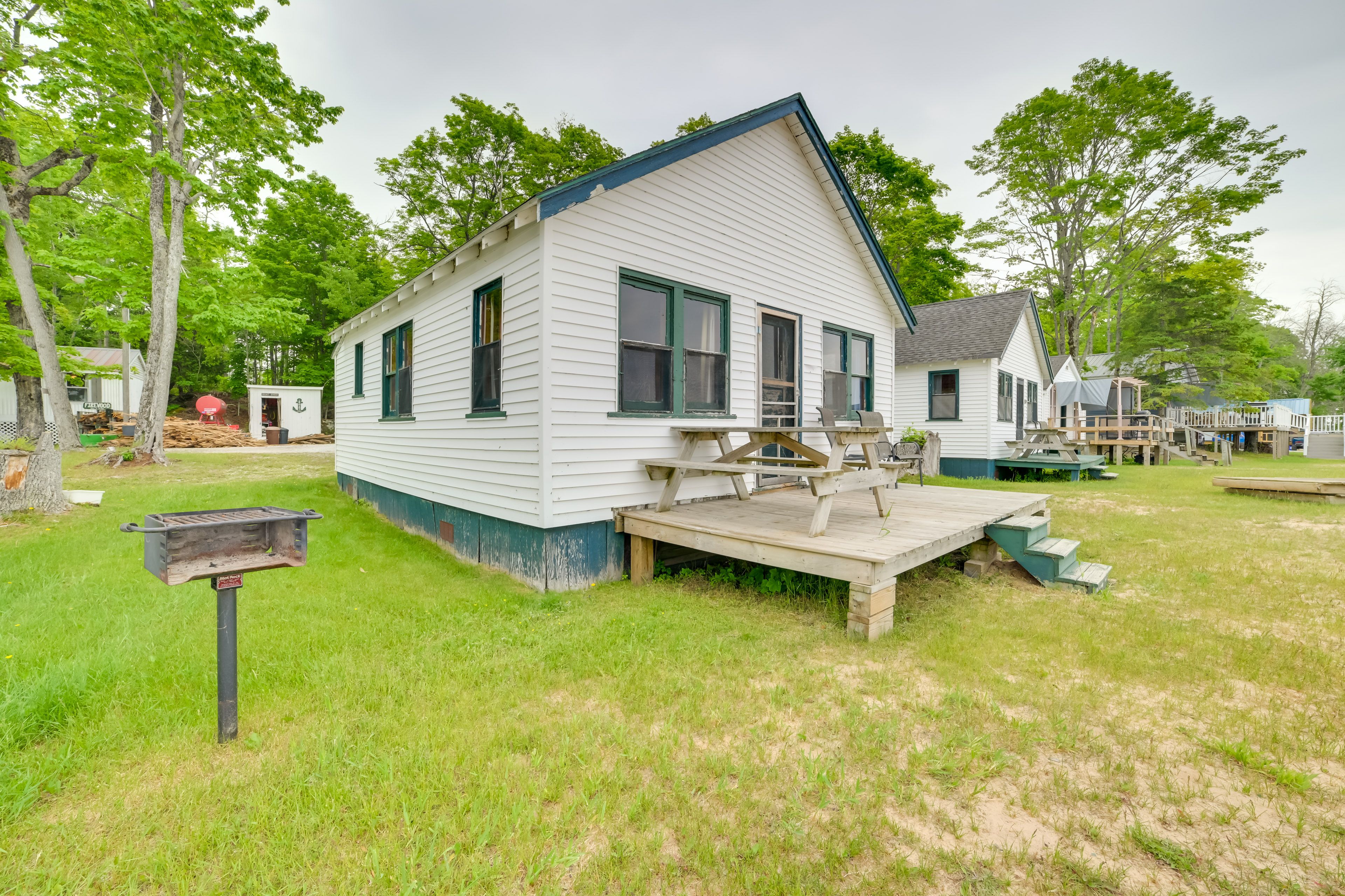 Cabin Exterior | Deck | Charcoal Grill