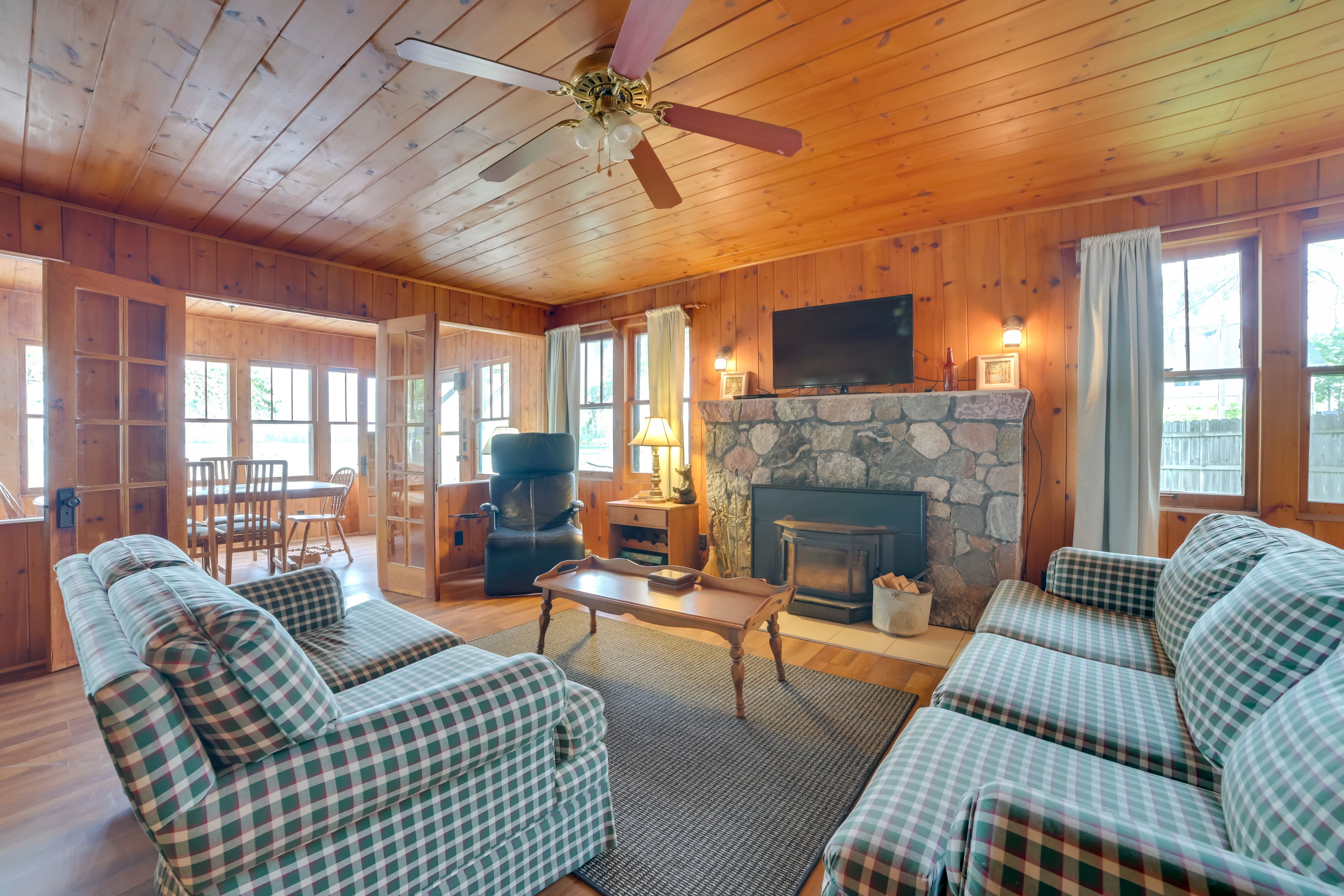 Cedarville Vacation Rental | 4BR | 1BA | 1,200 Sq Ft | 4 Steps to Enter
