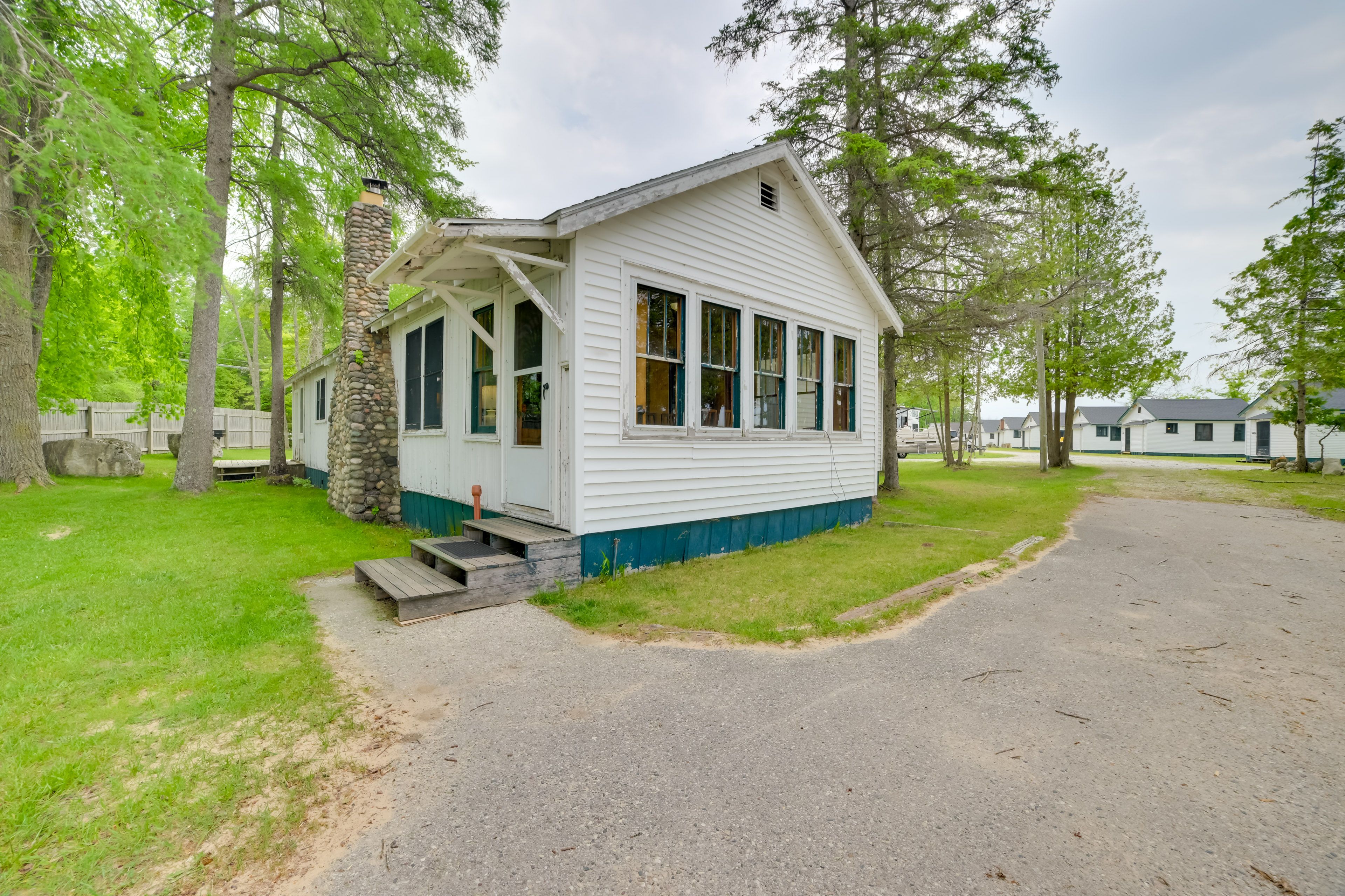 Parking | Driveway (2 Vehicles) | Boat Trailer Parking