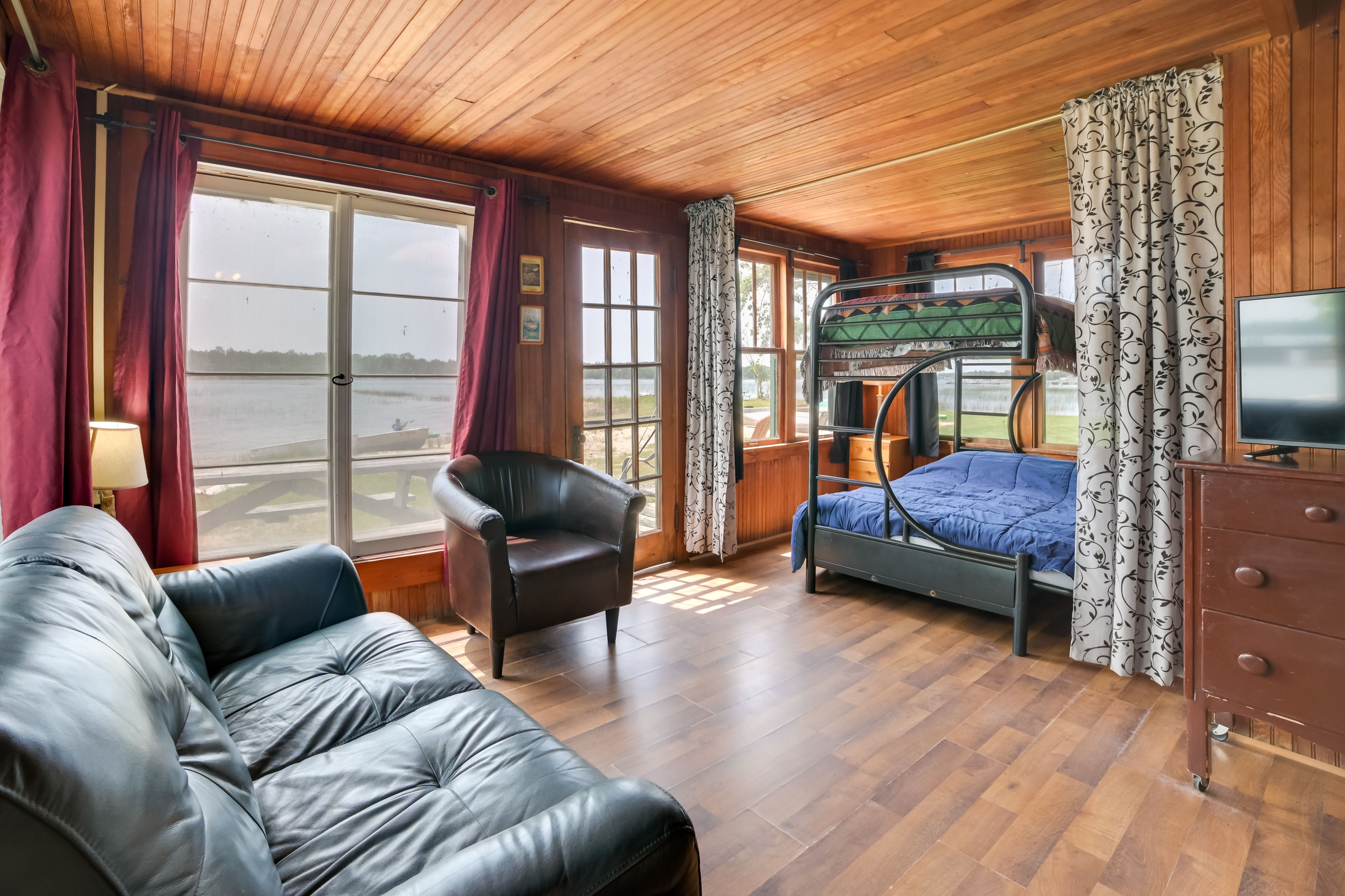 Sleeping Nook | Twin/Full Bunk Bed