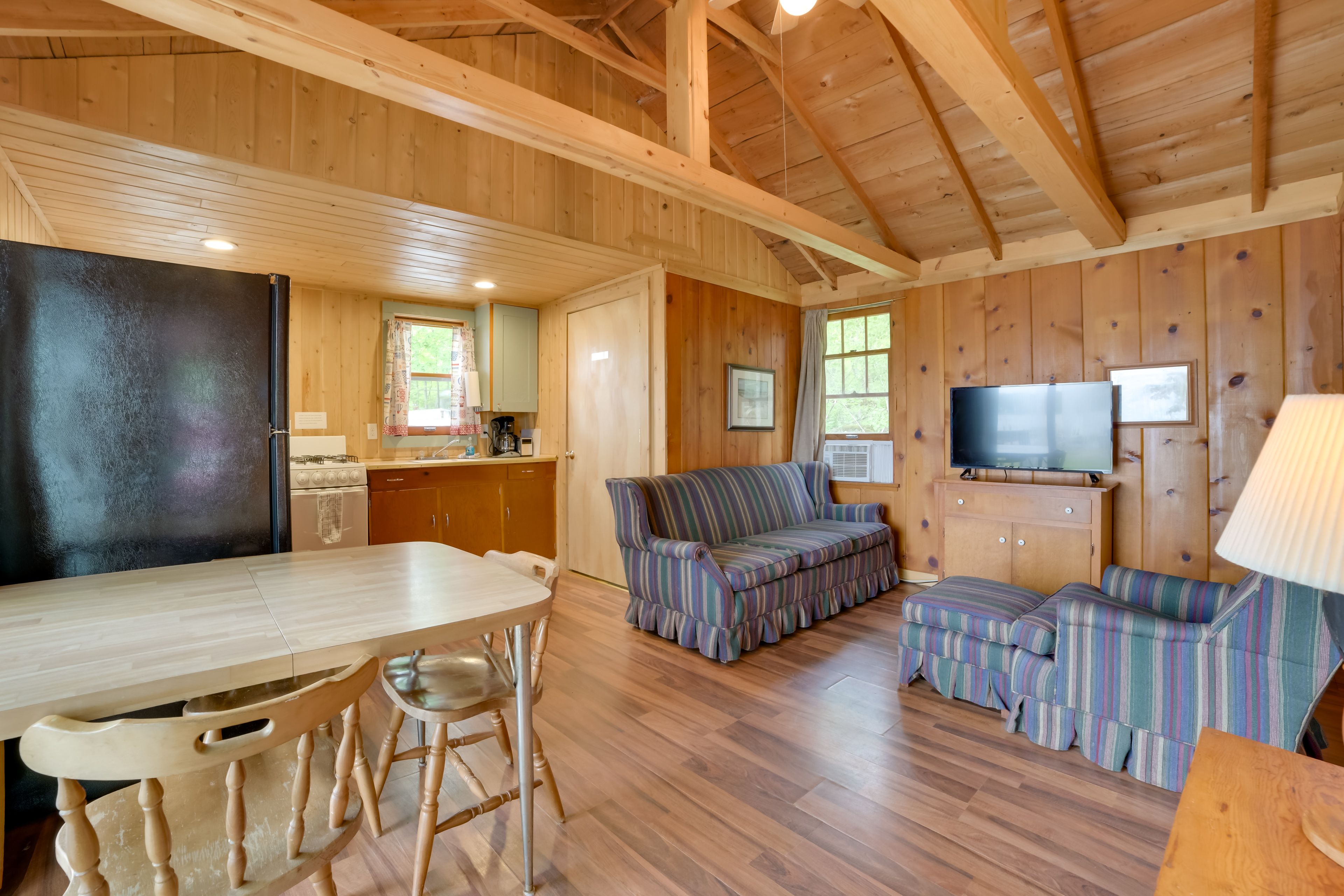 Living Room | Smart TV | Free WiFi | Central Heating