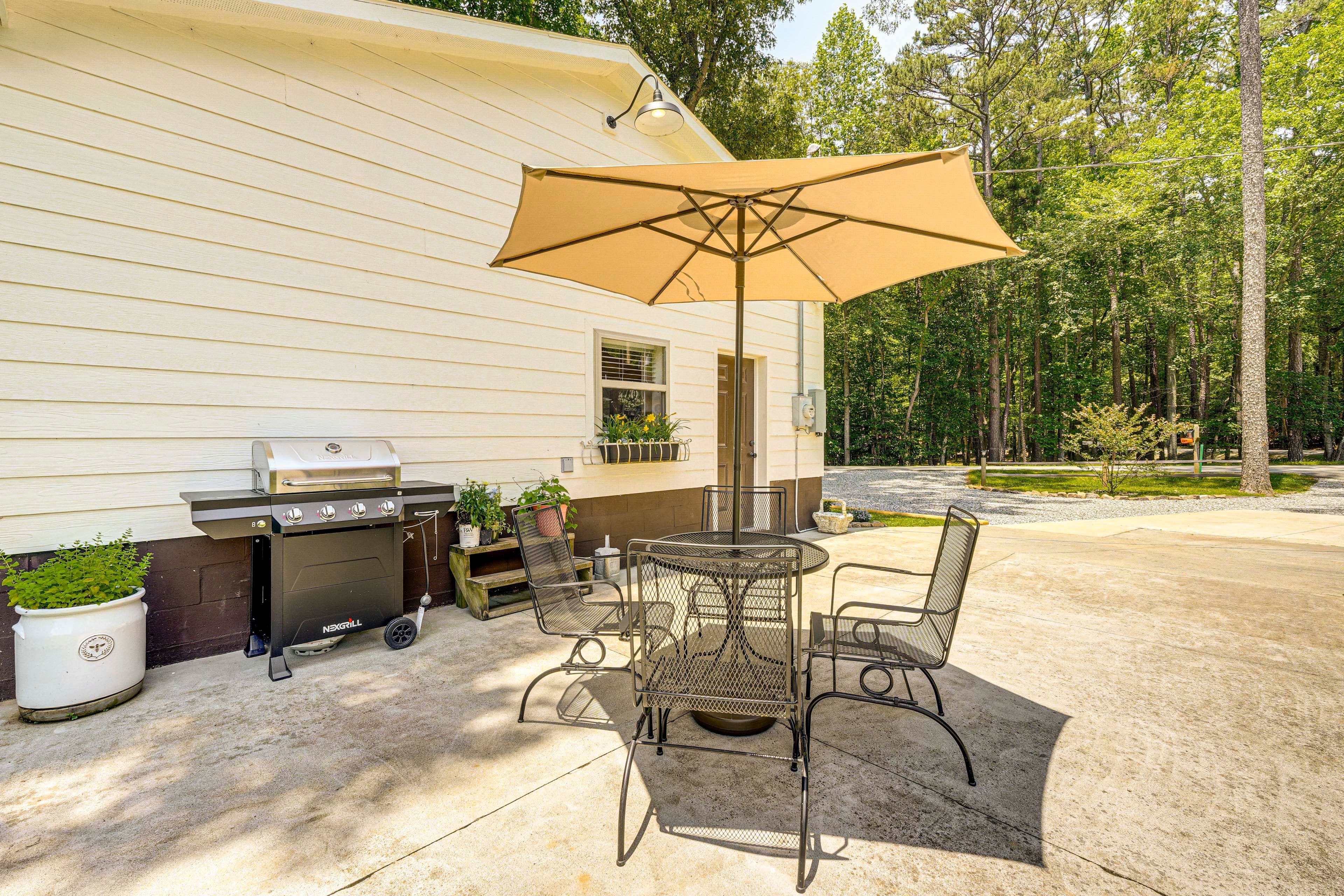 Patio | Outdoor Dining Area | Gas Grill