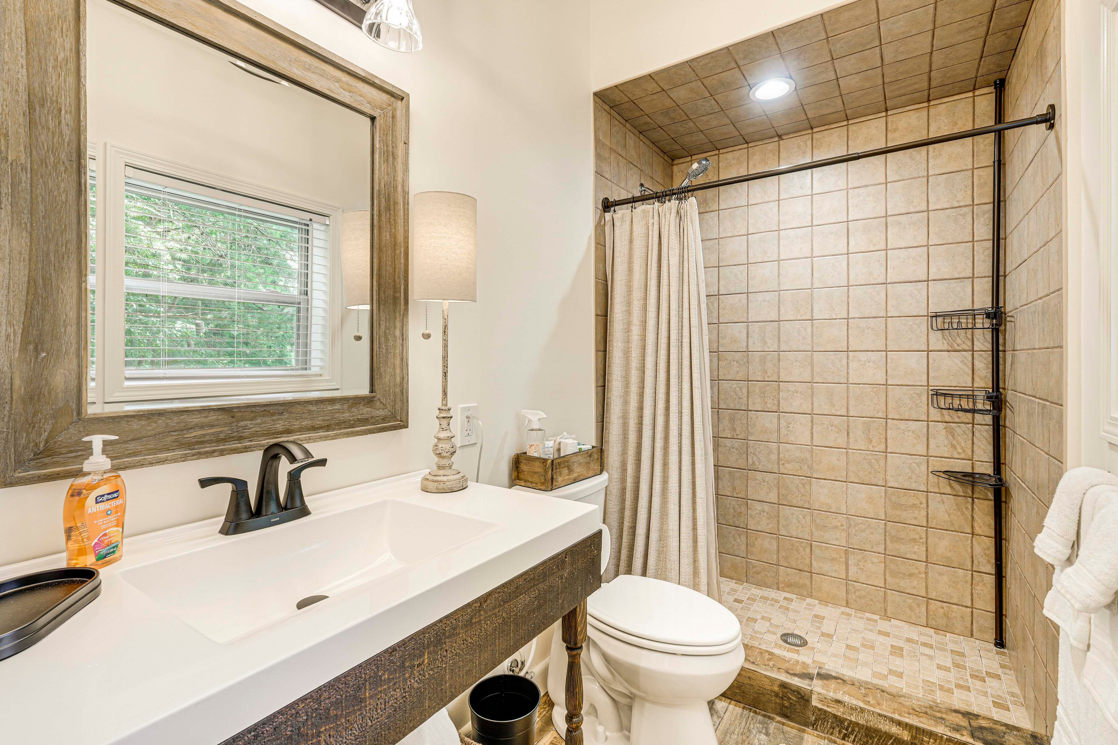 Full Bathroom