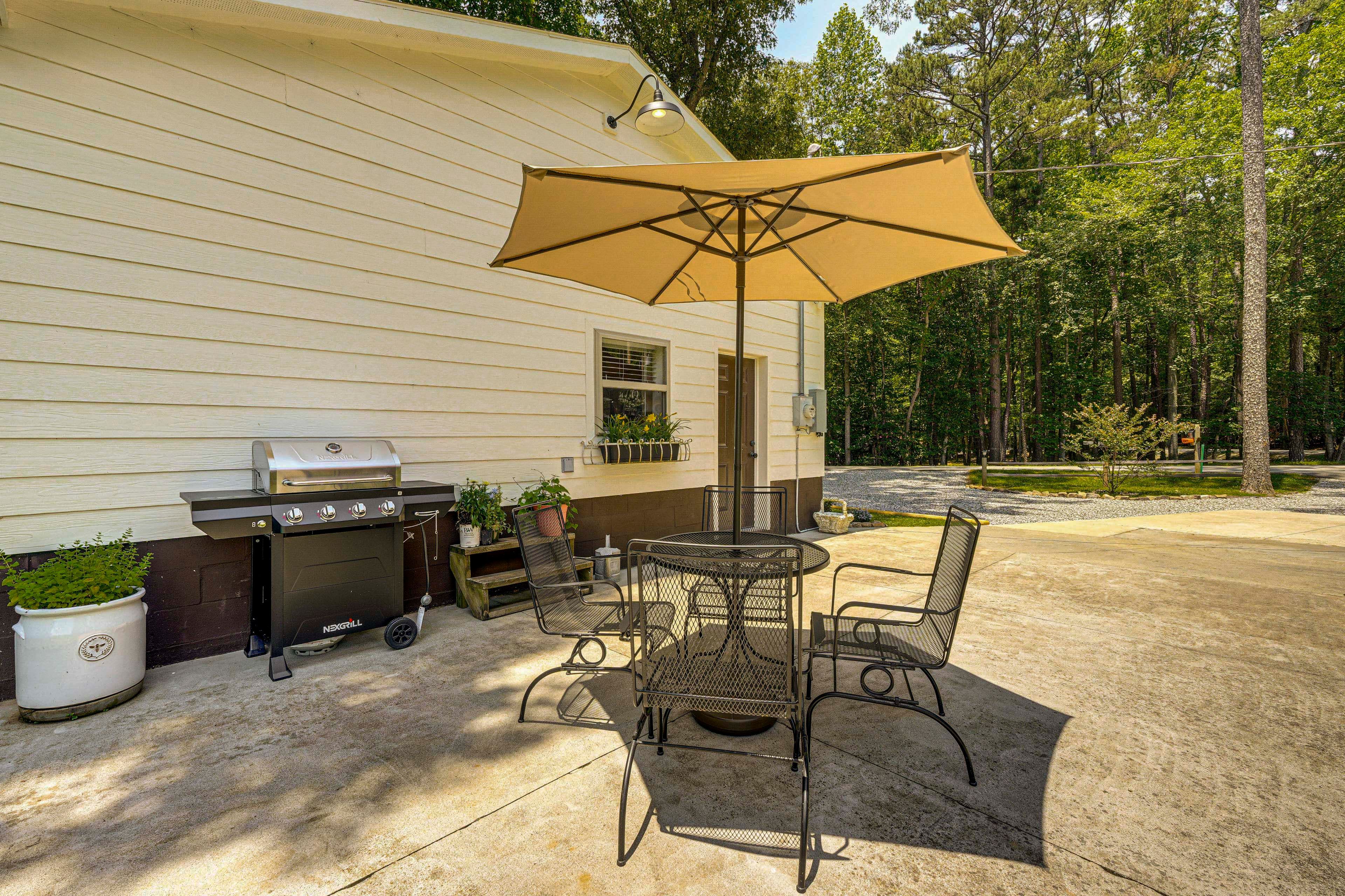 Patio | Outdoor Dining Area | Gas Grill