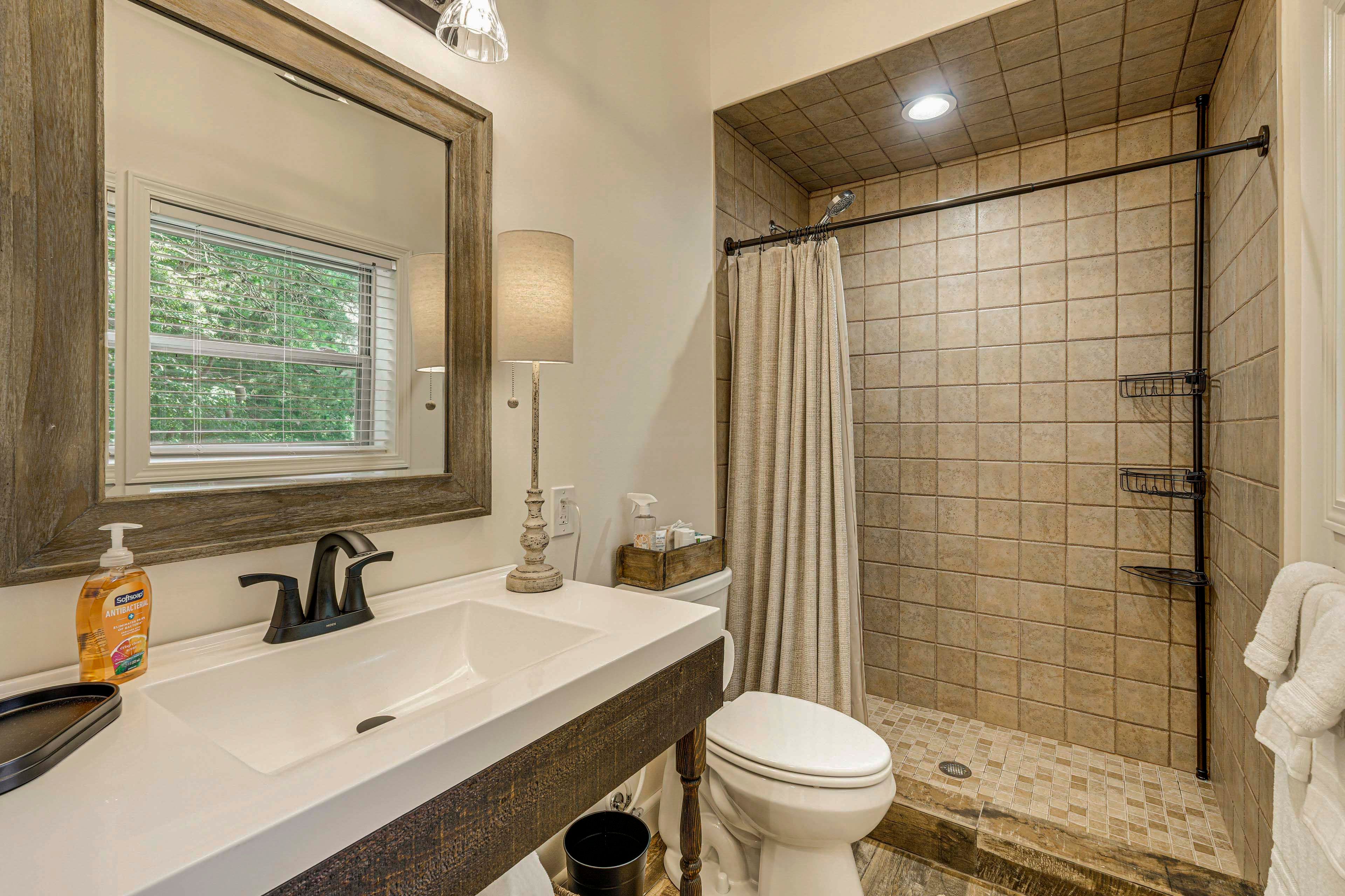 Full Bathroom