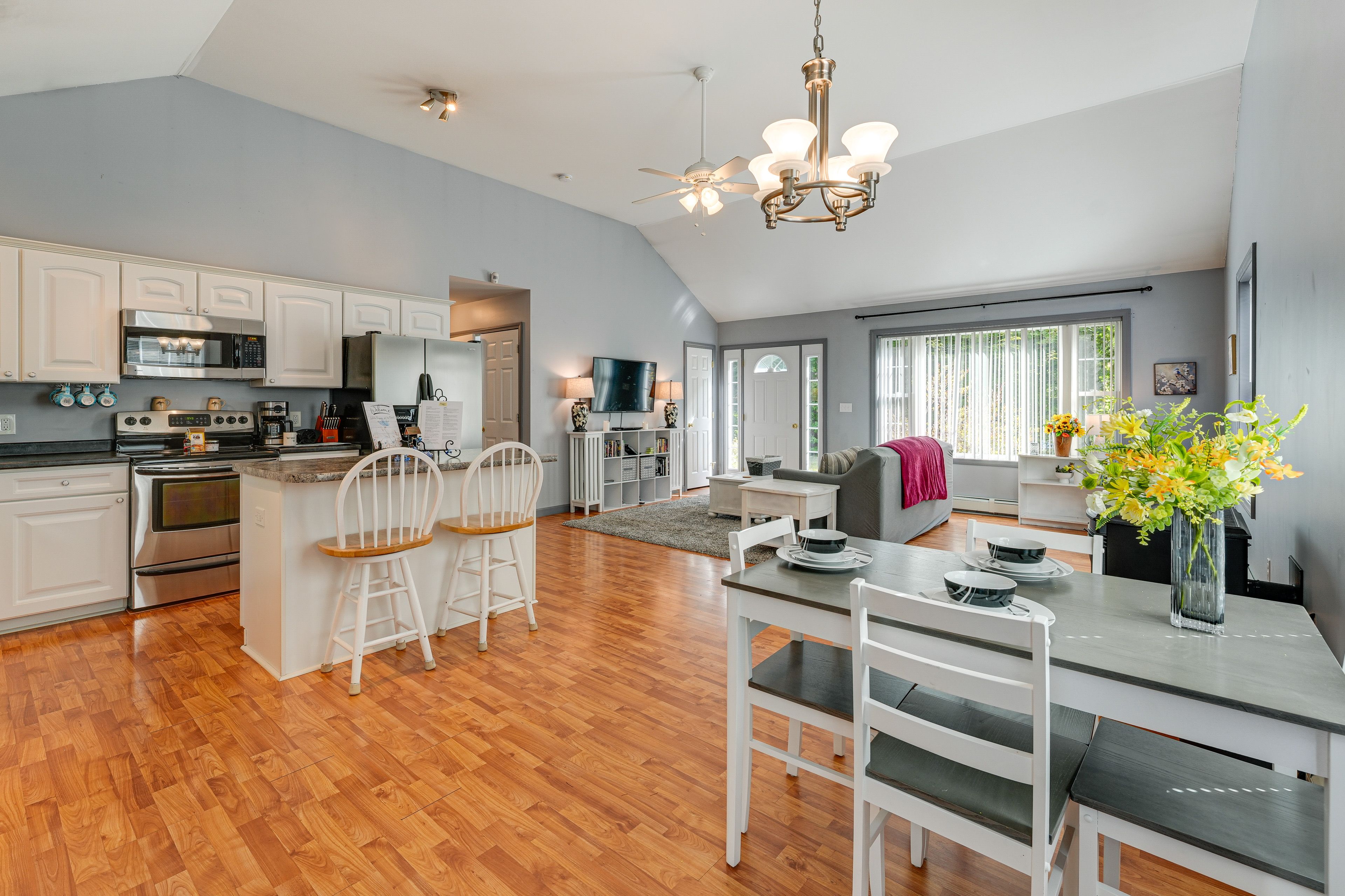 Naples Vacation Rental | 3BR | 2BA | 1,200 Sq Ft | Small Step to Enter