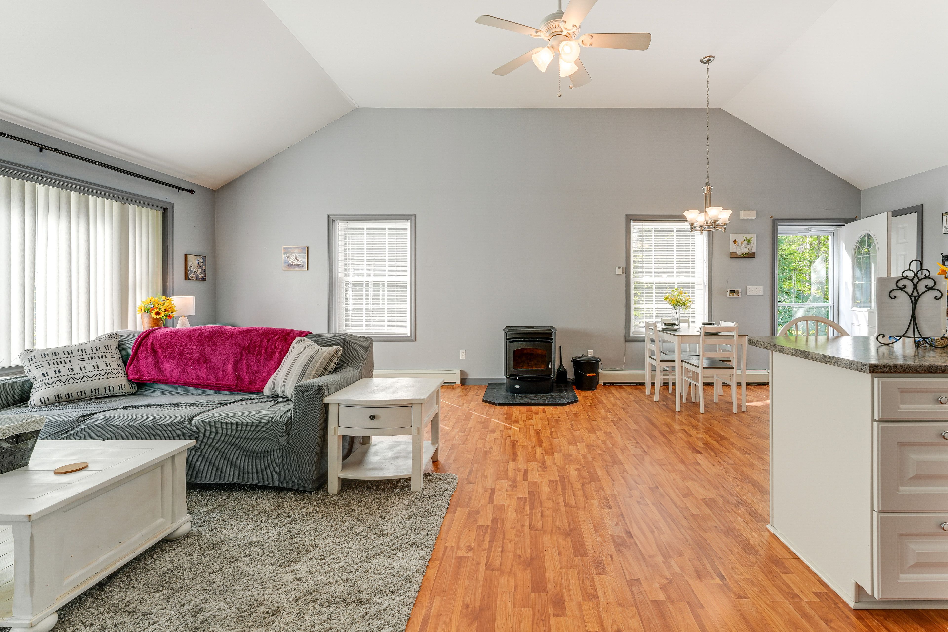 Living Room | Ceiling Fans | Smart TV