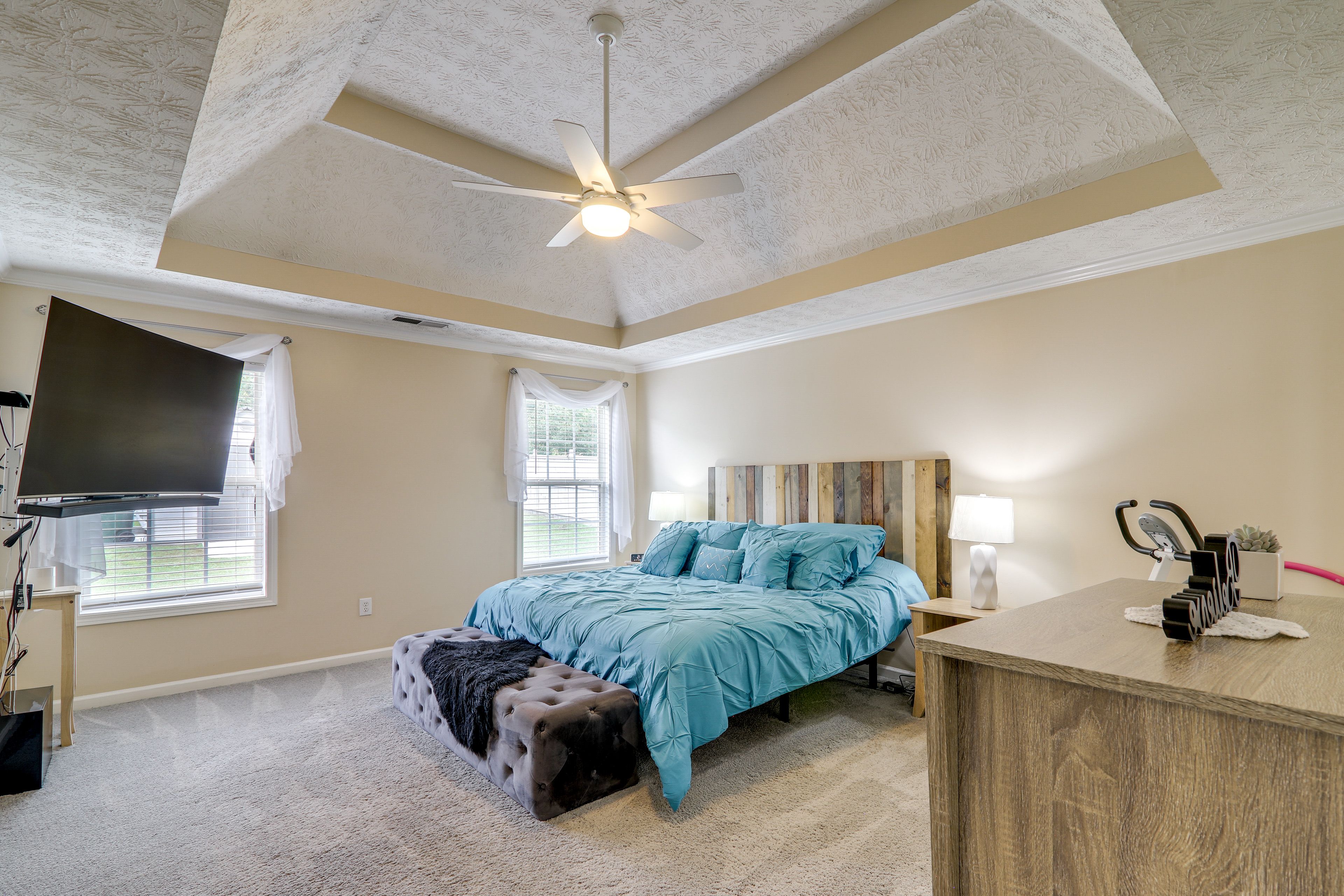 Bedroom 1 | King Bed