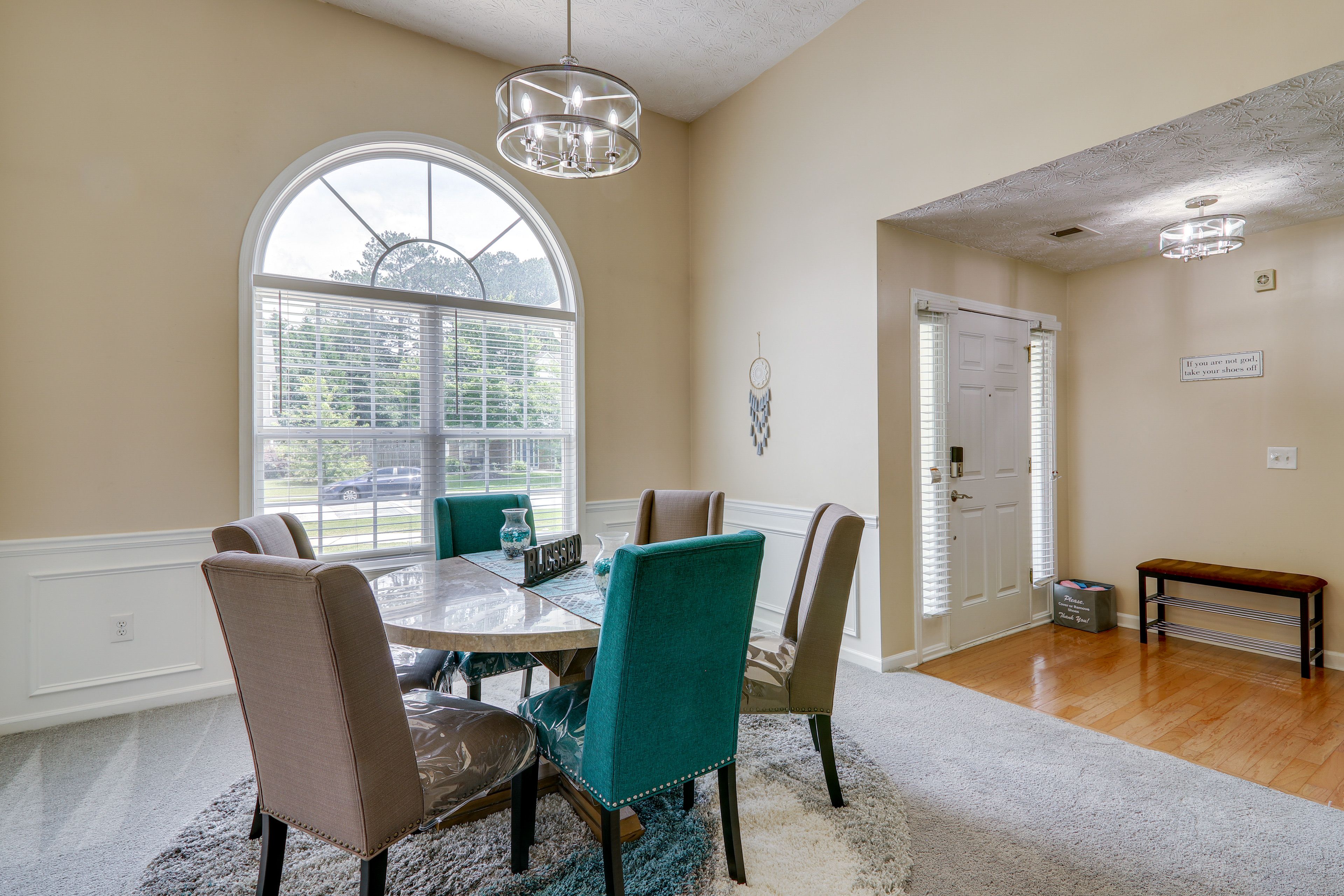 Dining Table | Dishware/Flatware