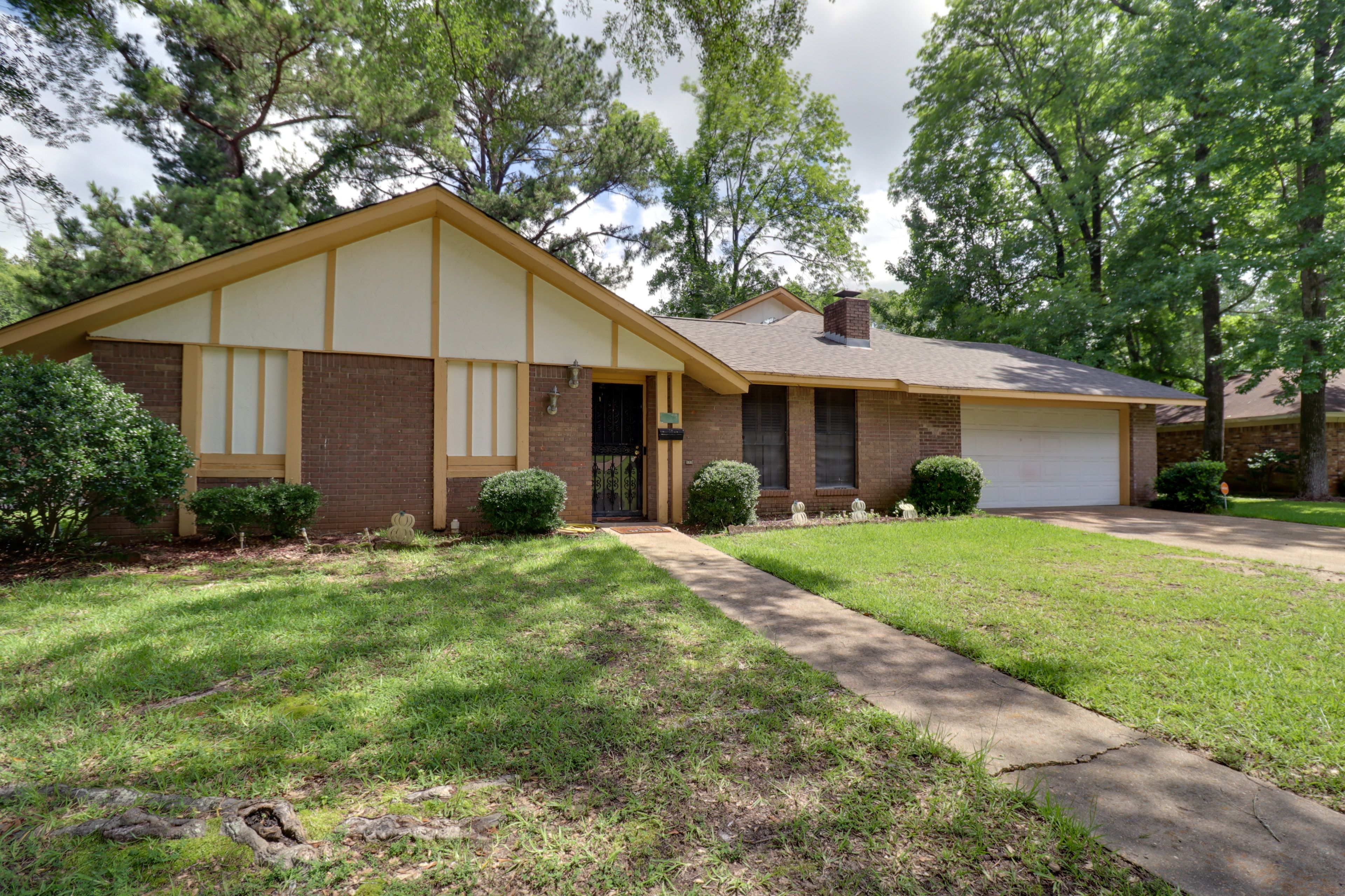 Jackson Vacation Rental | 3BR | 3BA | 3,500 Sq Ft | Small Step to Enter