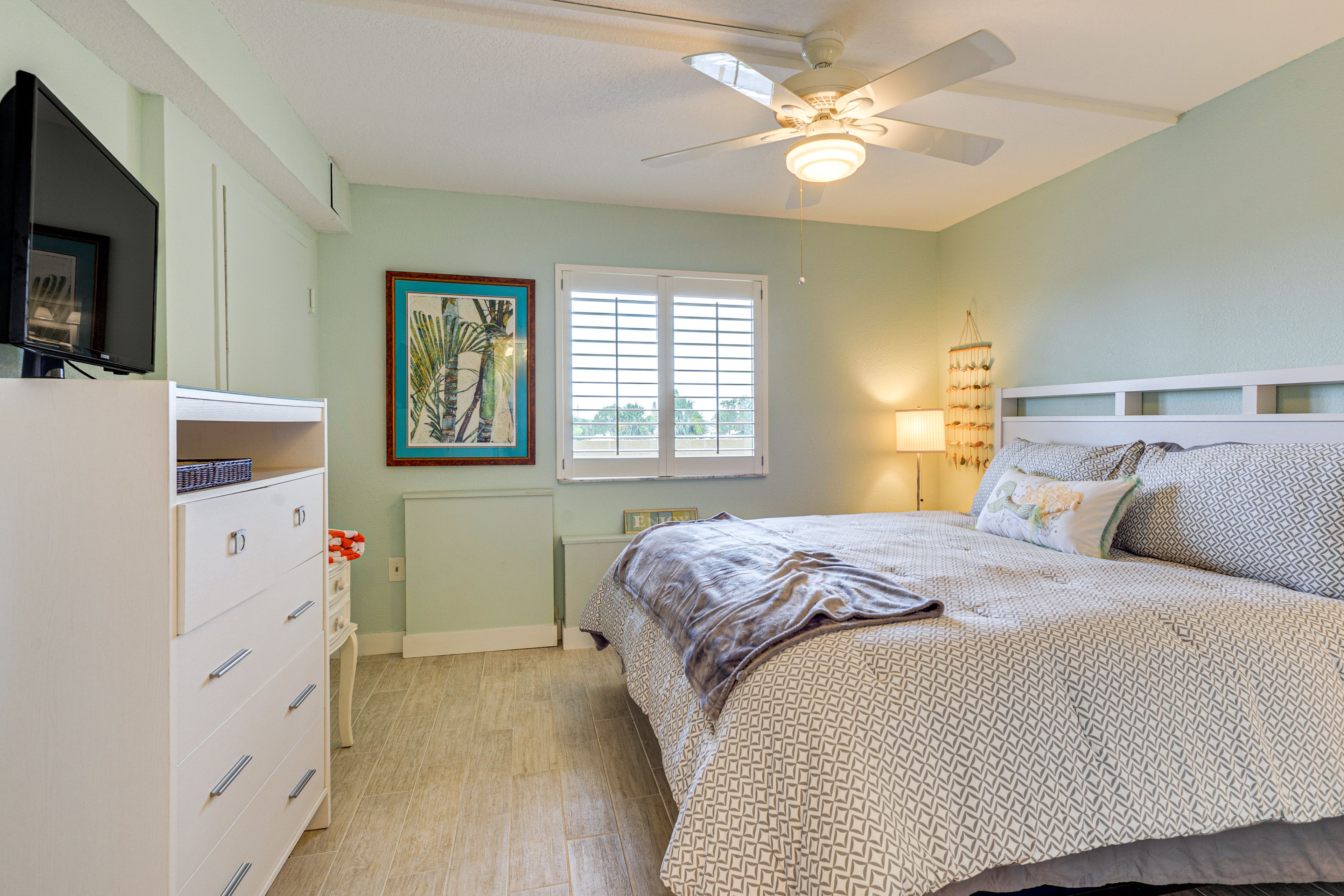 Bedroom 2 | Queen Bed