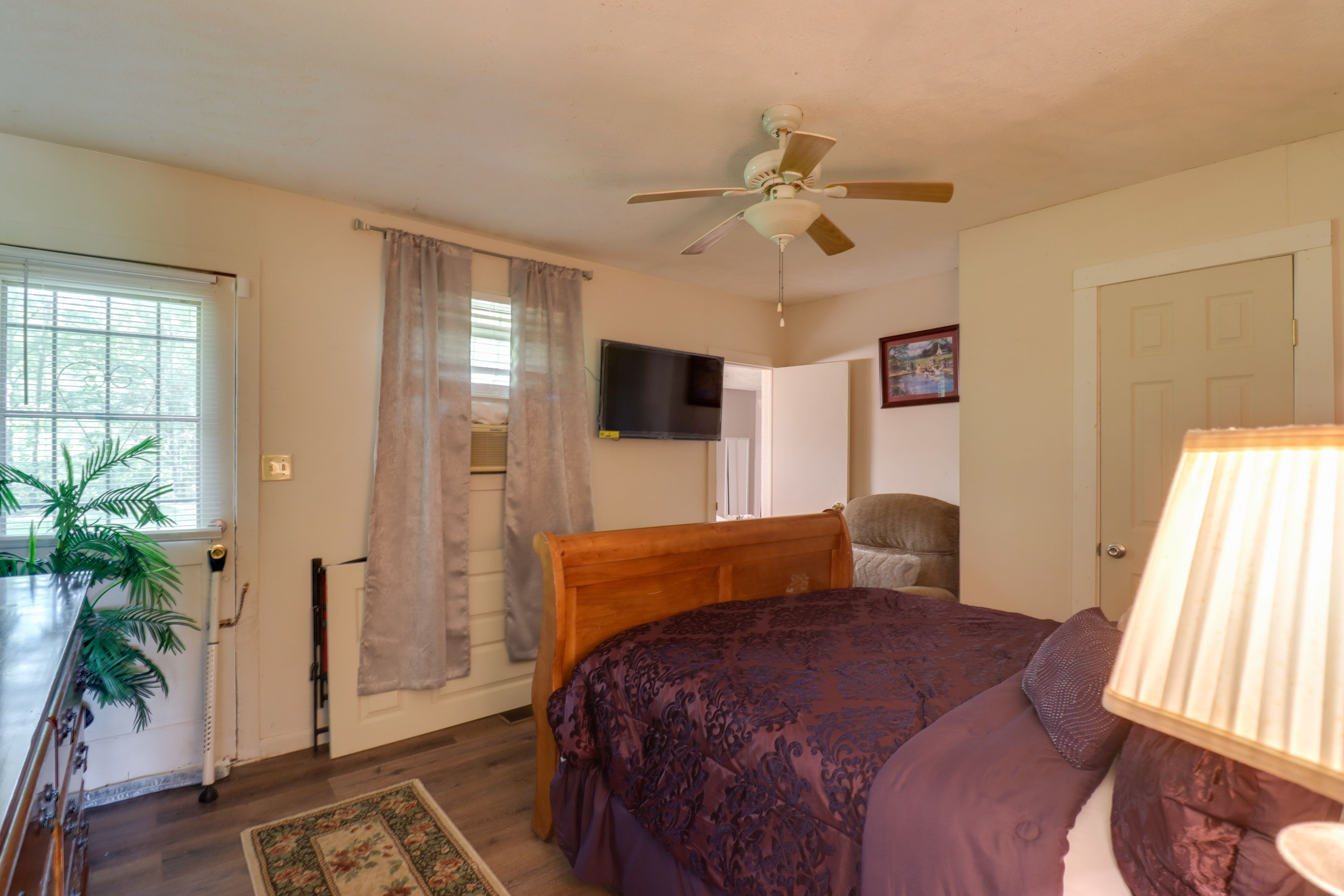 Bedroom 2 | Queen Bed