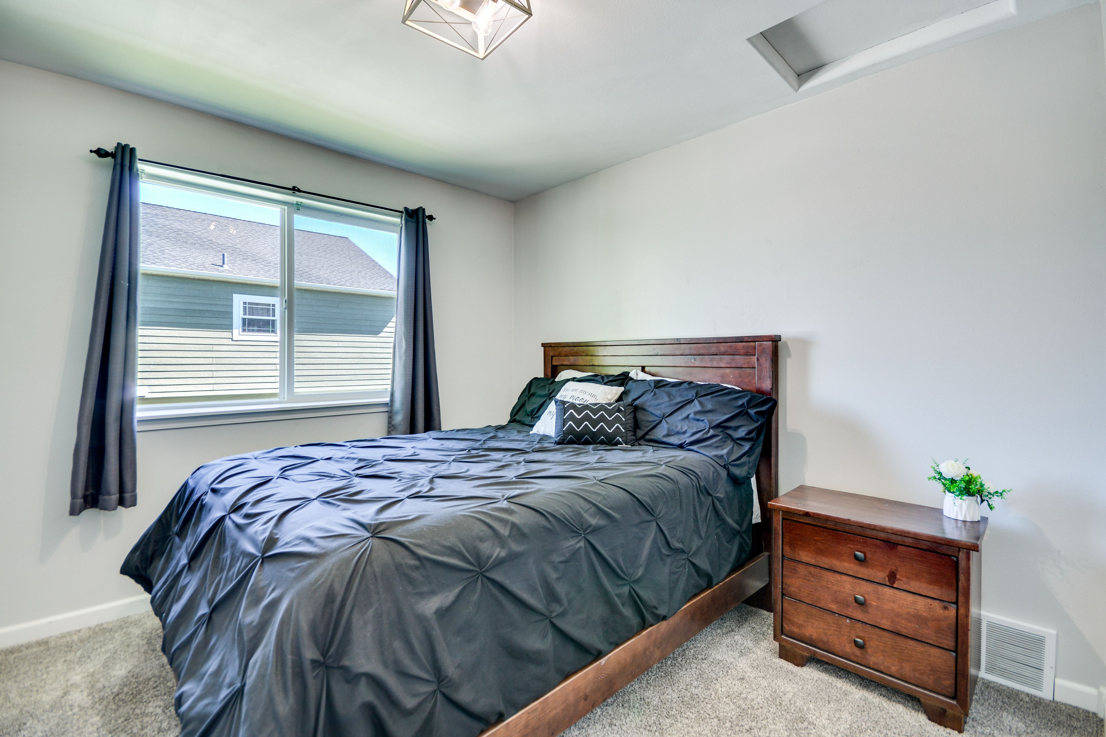 Bedroom 1 | Queen Bed | Linens Provided | Level 2