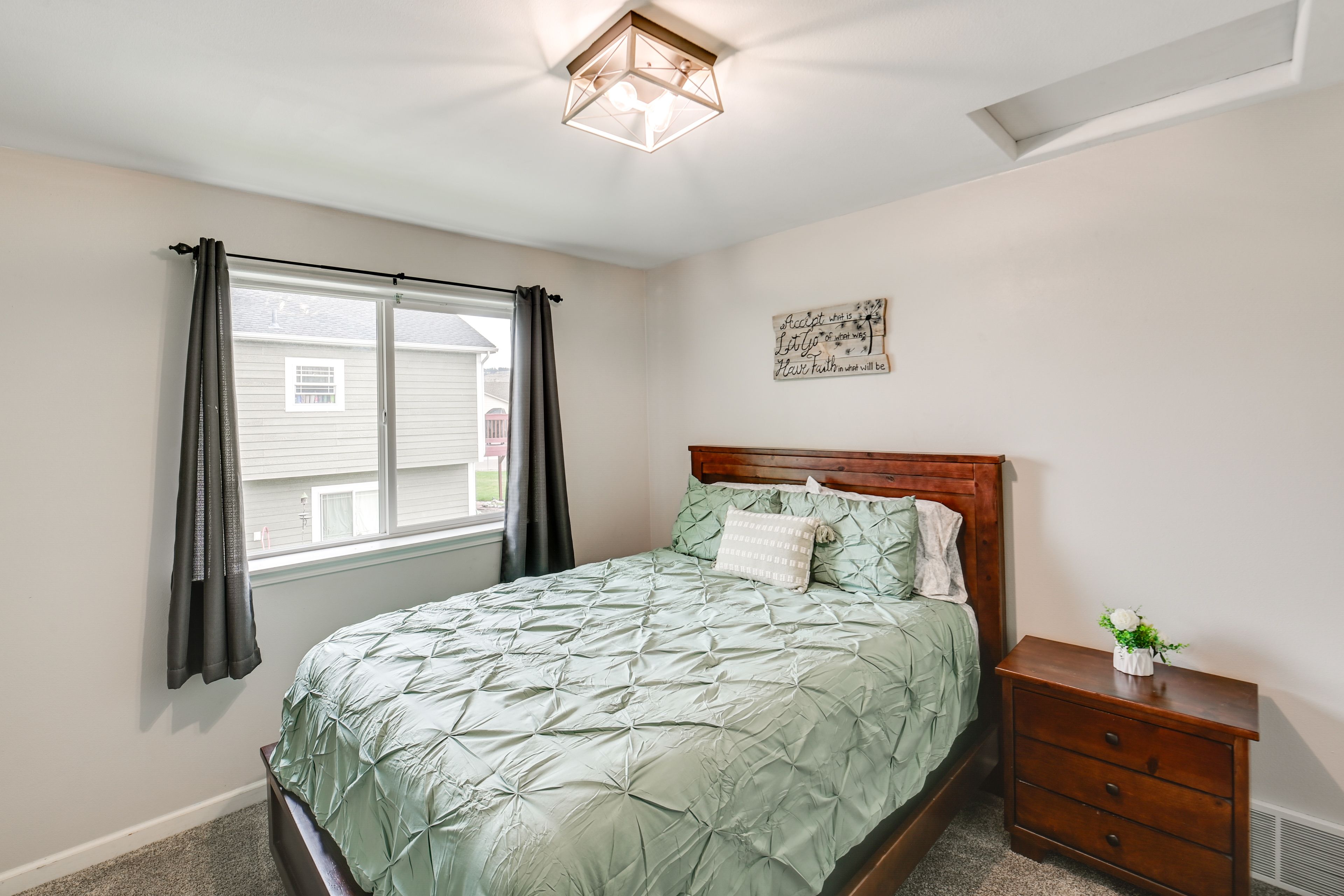 Bedroom 1 | Queen Bed | Linens Provided | Level 2