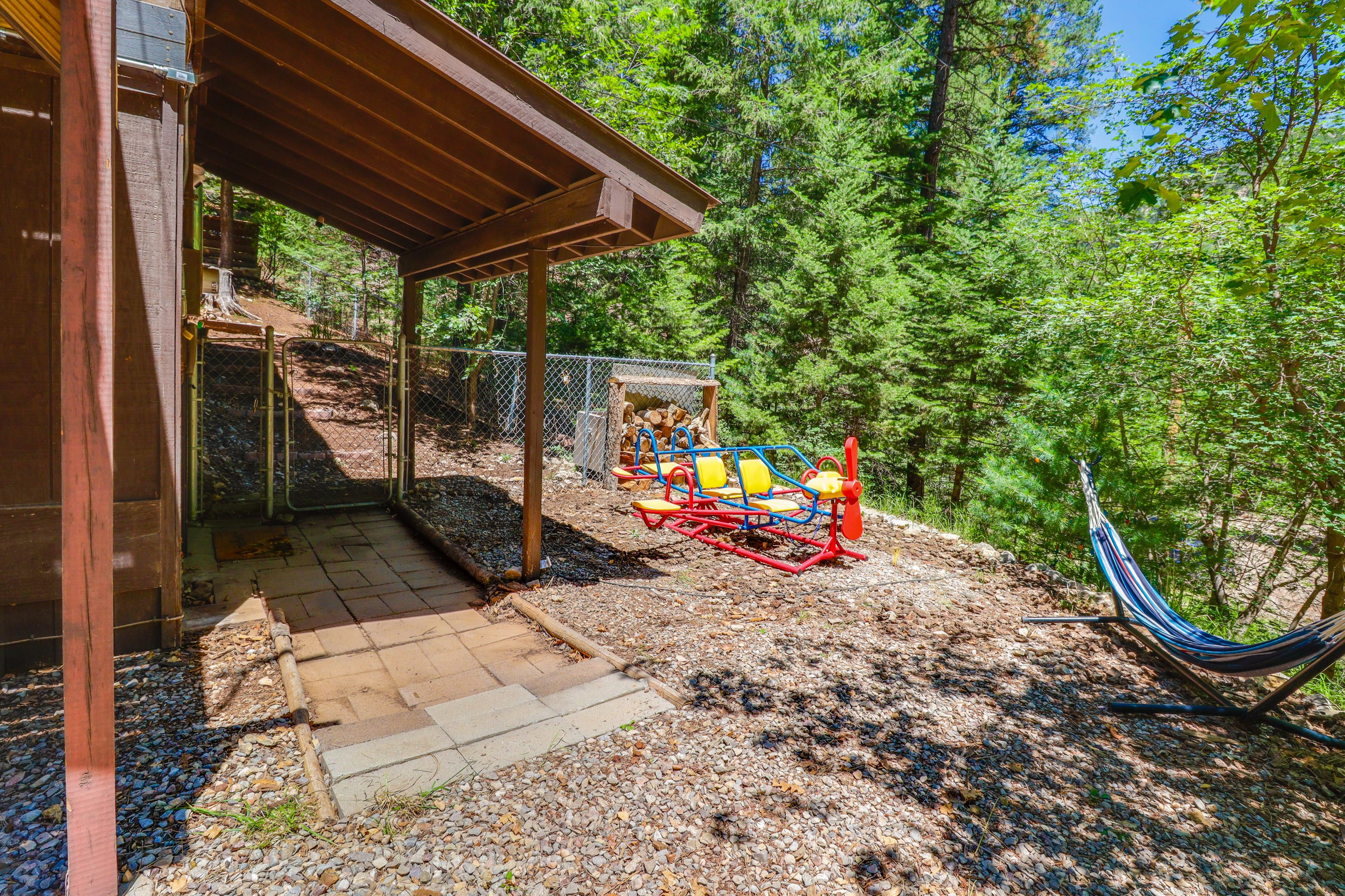 Private Backyard | Children's Playset | Hammock | 2 Hammock Chairs