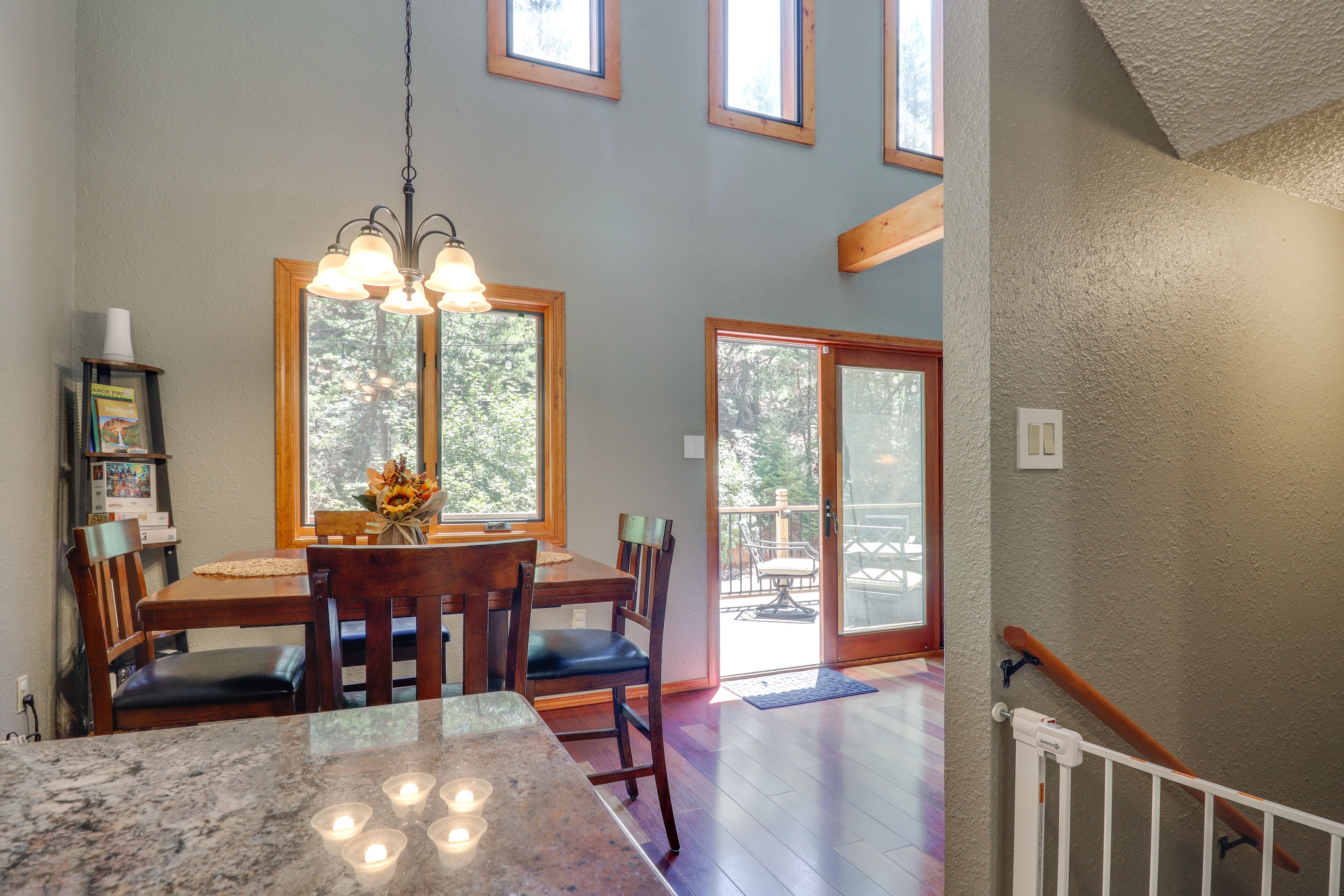 Dining Area | Main Floor