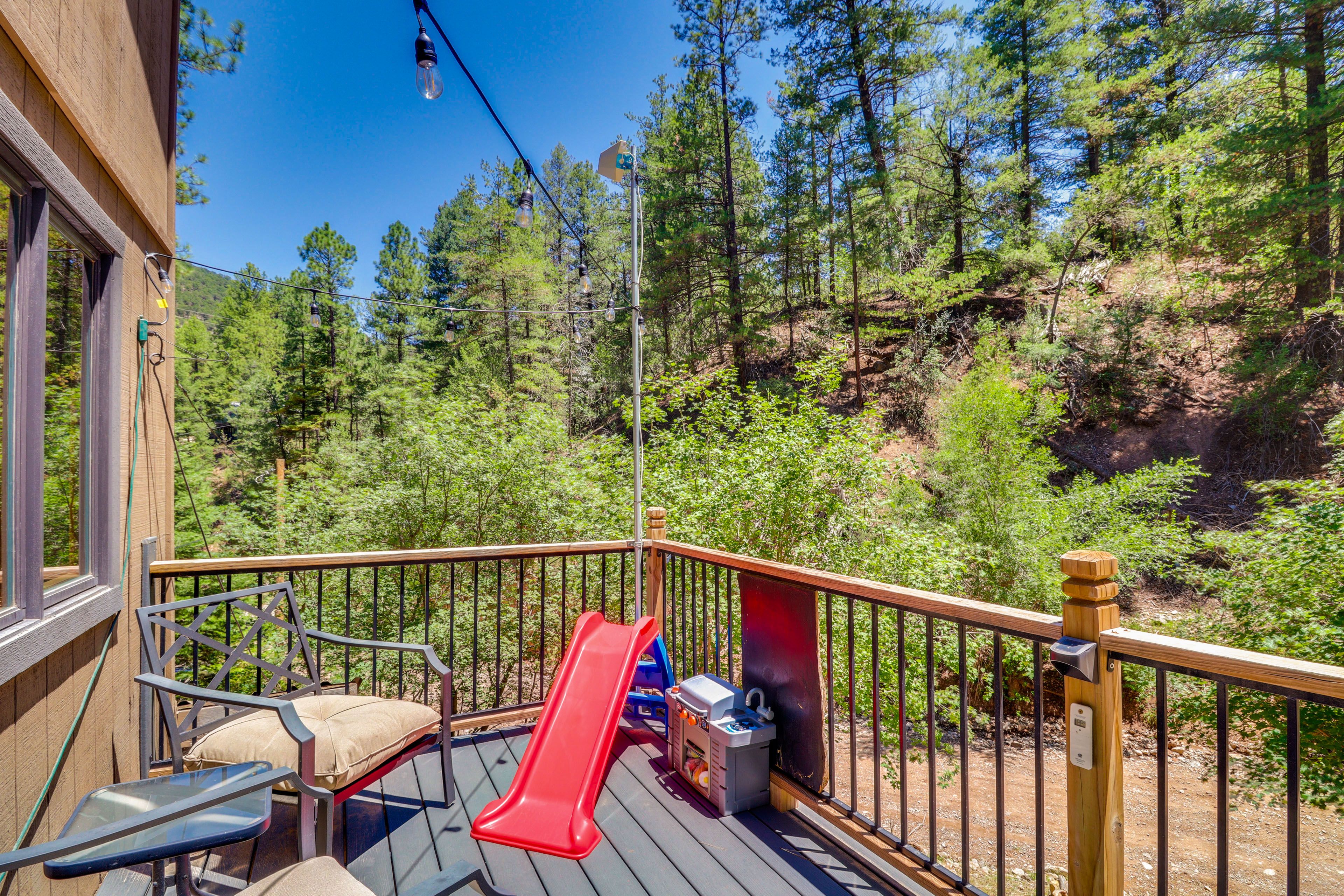 Deck | Dining Area | Gas Fire Pit | Children's Slide & Toys