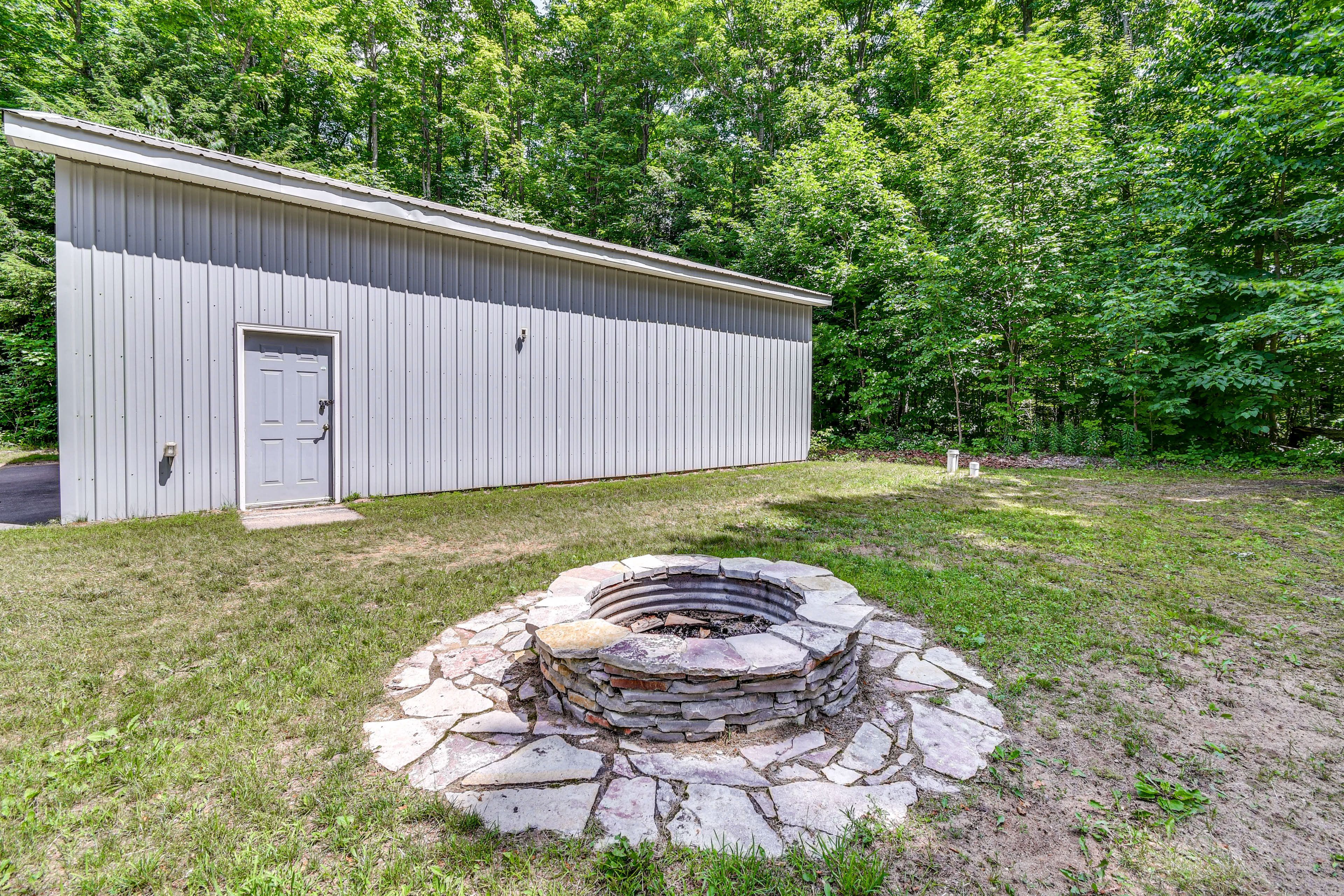 Wood-Burning Fire Pit (Wood Not Provided)