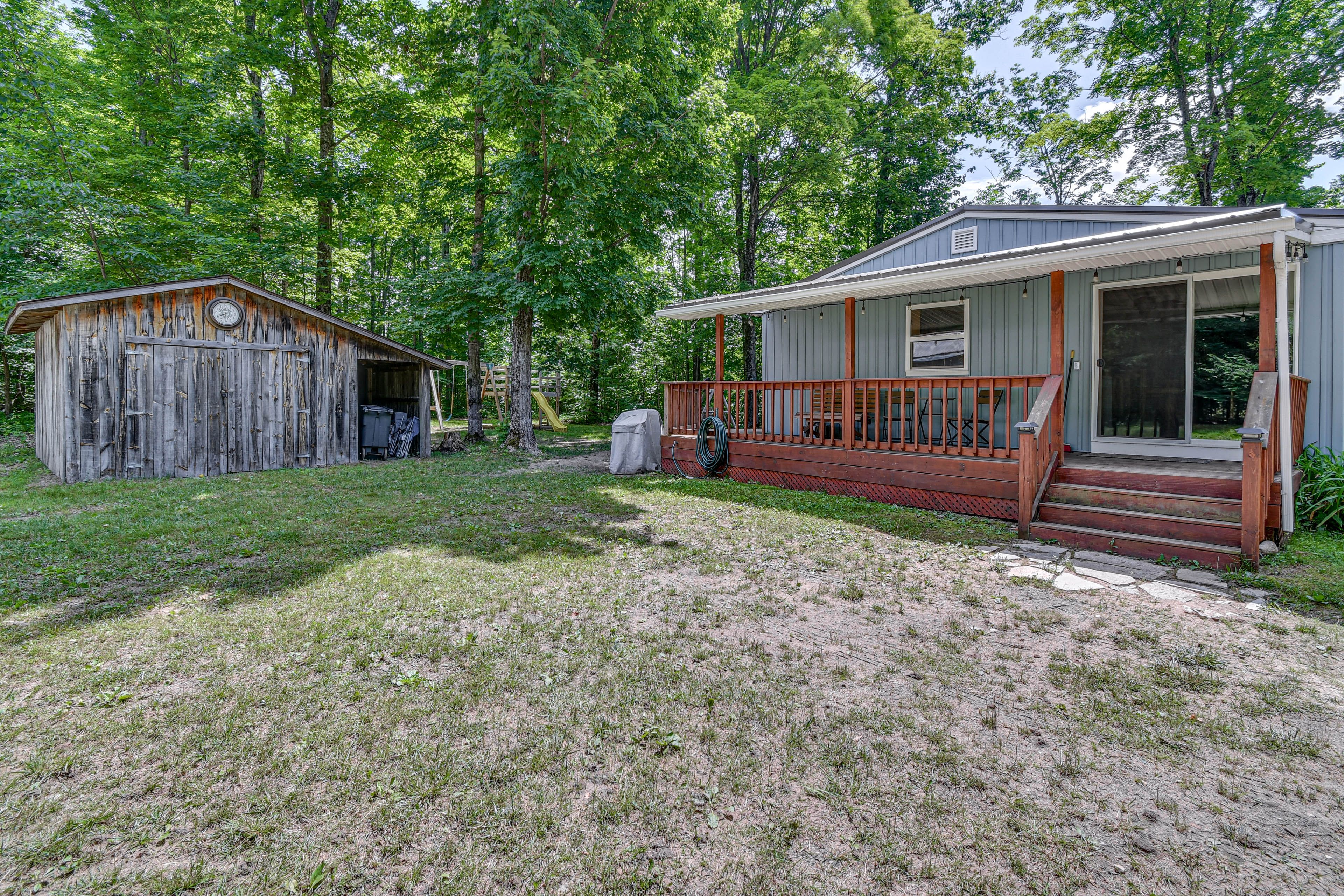 Deck | Seating | Yard | Private Hot Tub | Gas Grill | Swing Set