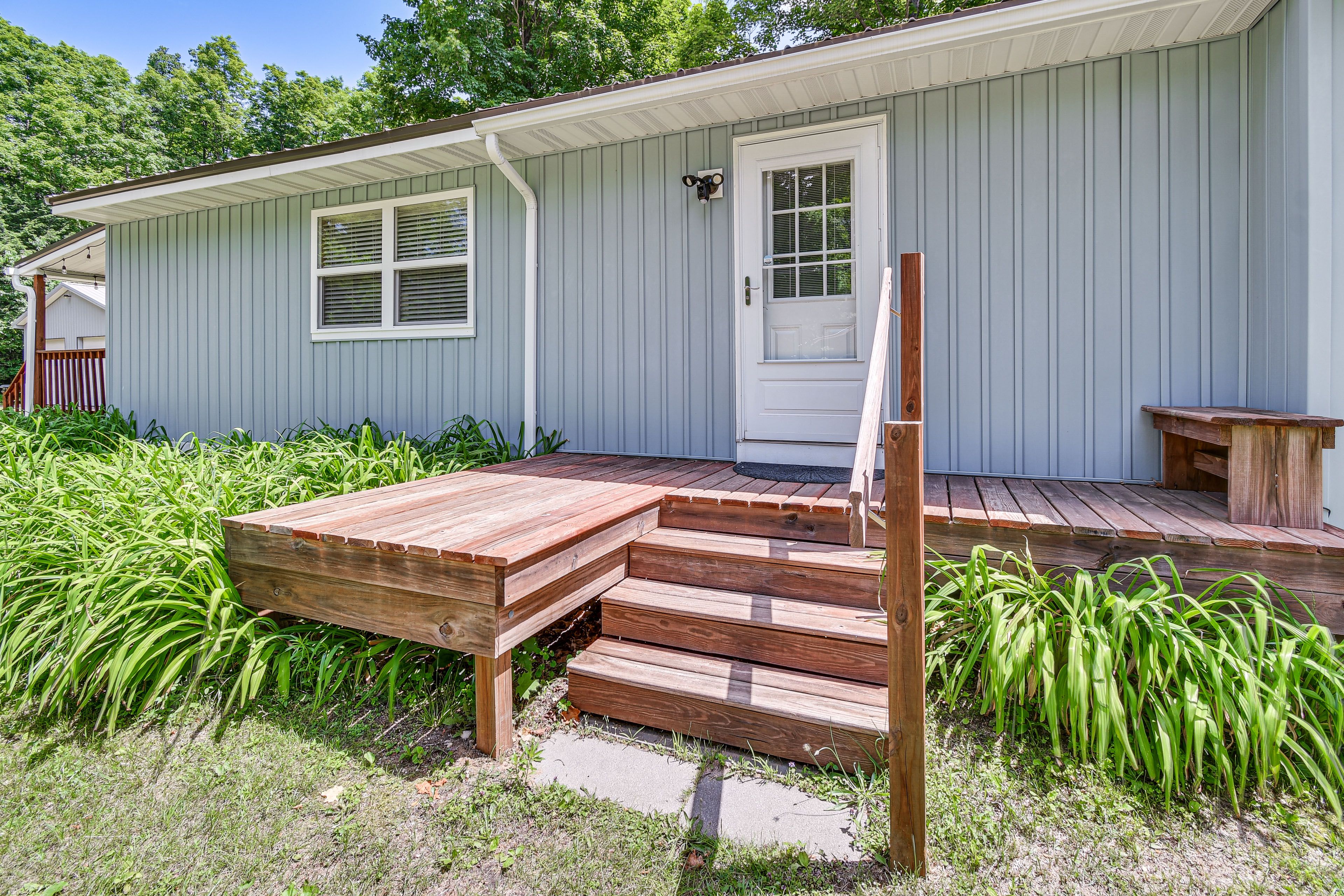Home Exterior | Front Entrance