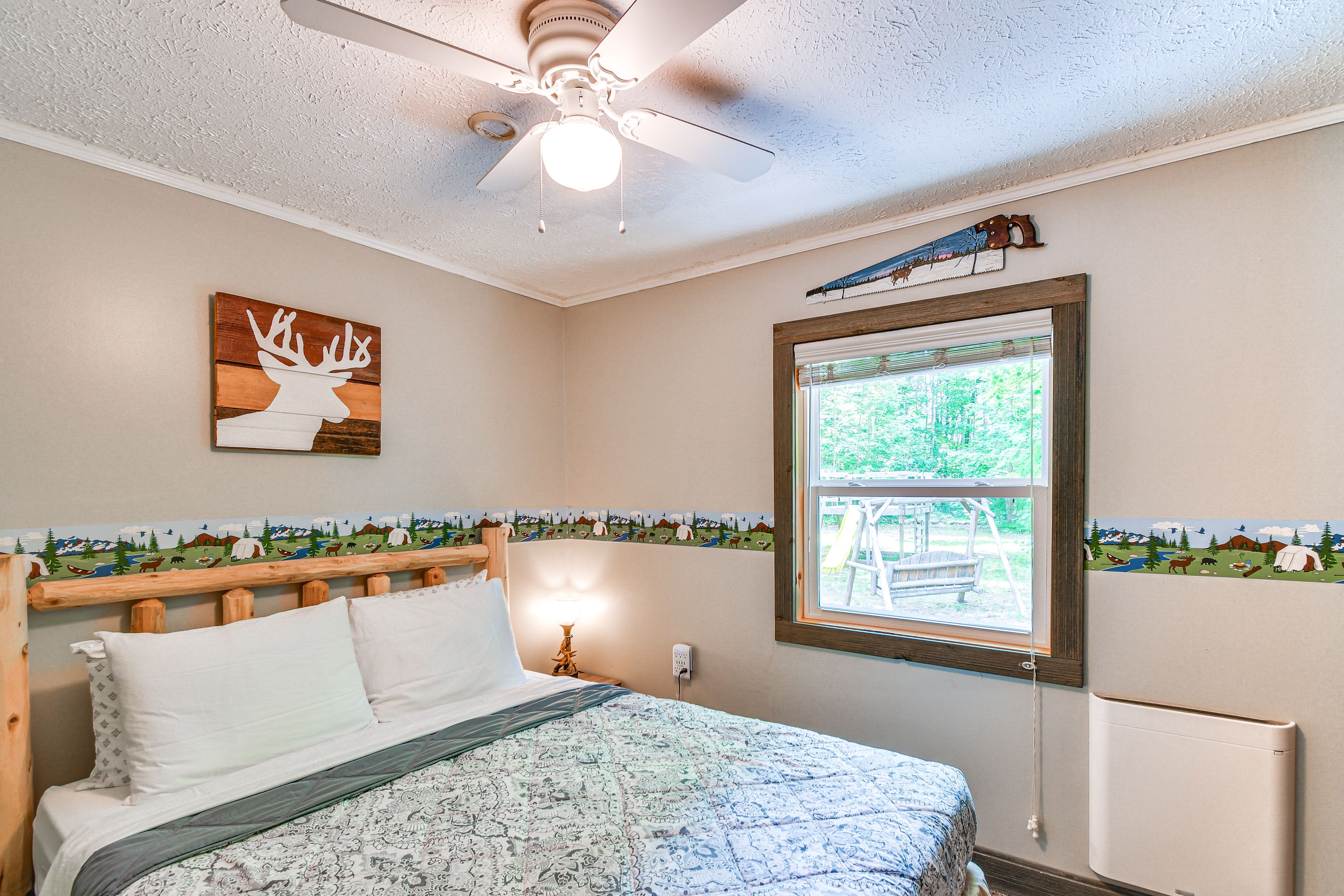 Bedroom 2 | Queen Bed
