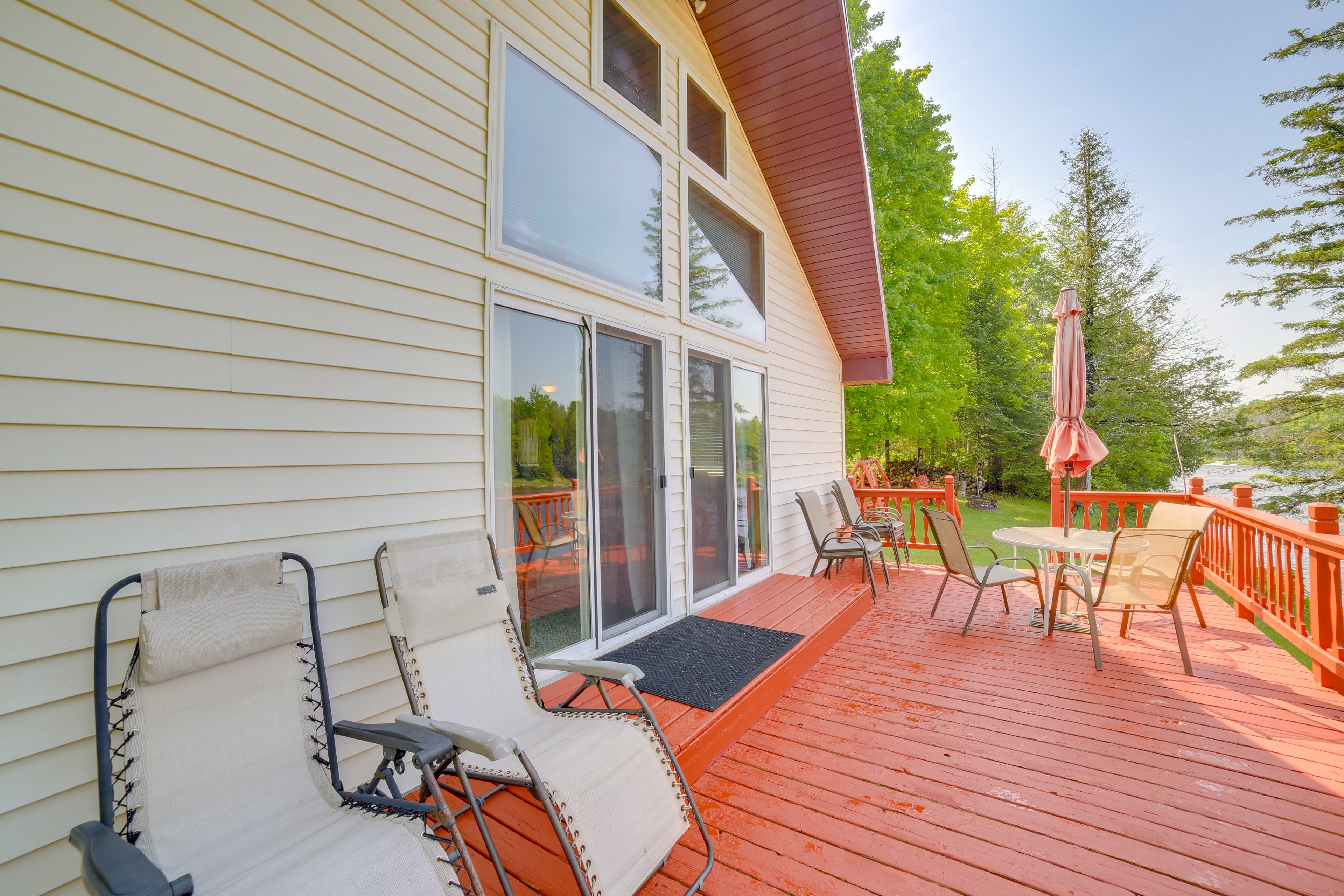 Deck | Gas Grill | Outdoor Dining Area | River Views