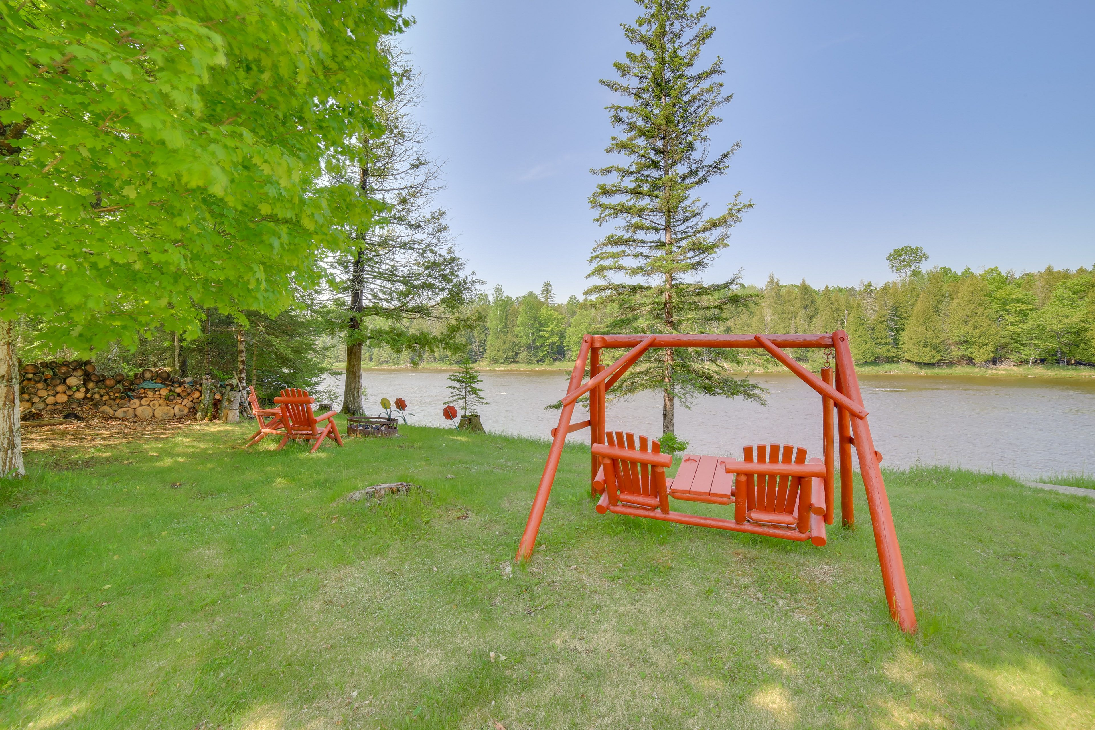 Yard Space | Fire Pit | Bench Swing