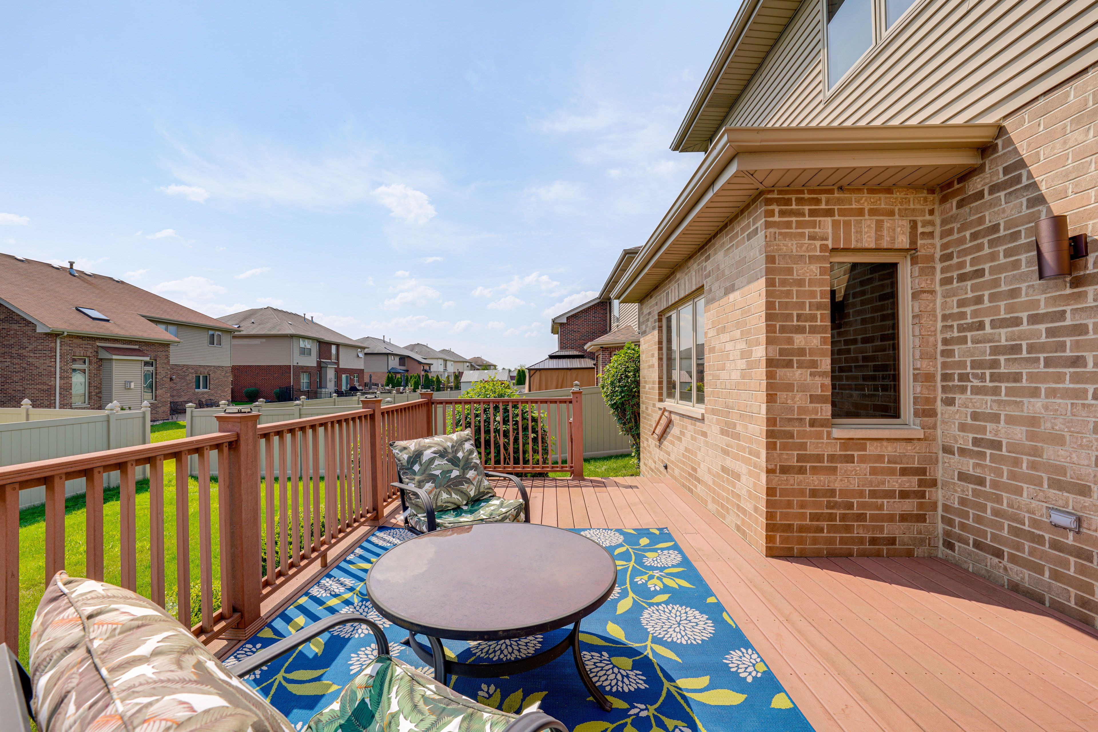 Deck | Charcoal Grill