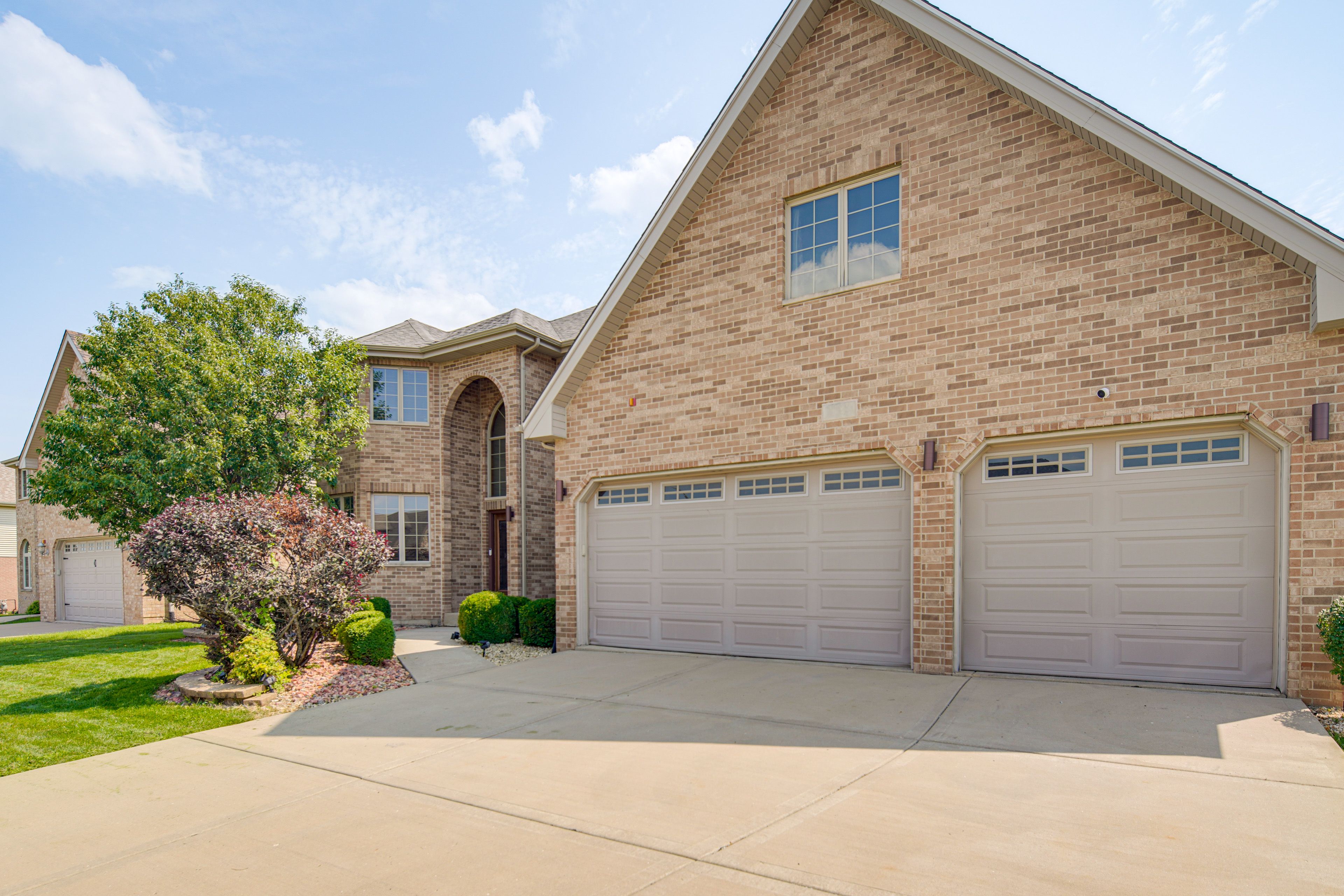 Parking | Driveway (2 Vehicles)