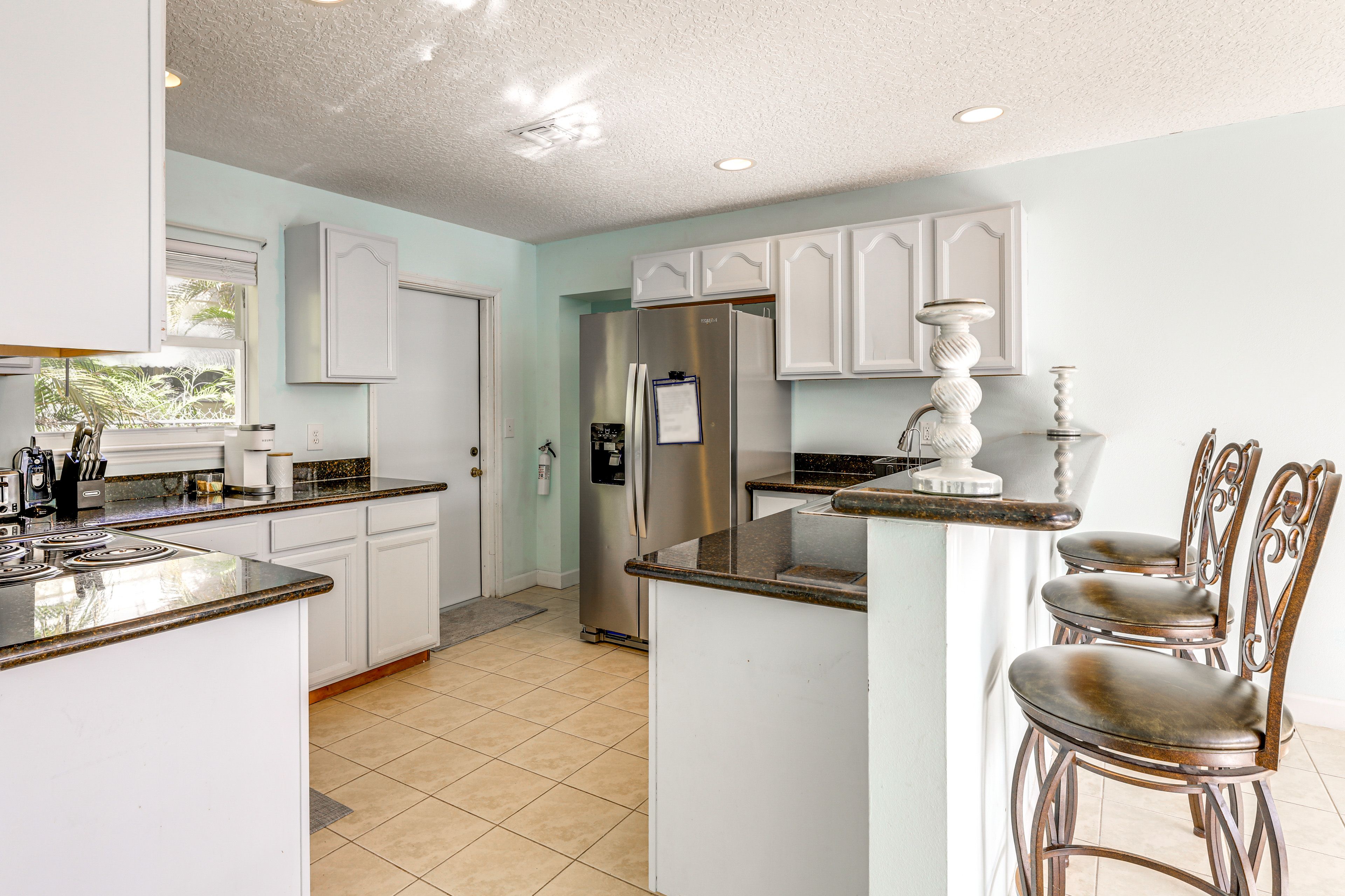 Kitchen | Cooking Basics | Dishwasher | Keurig & Drip Coffee Makers | Toaster