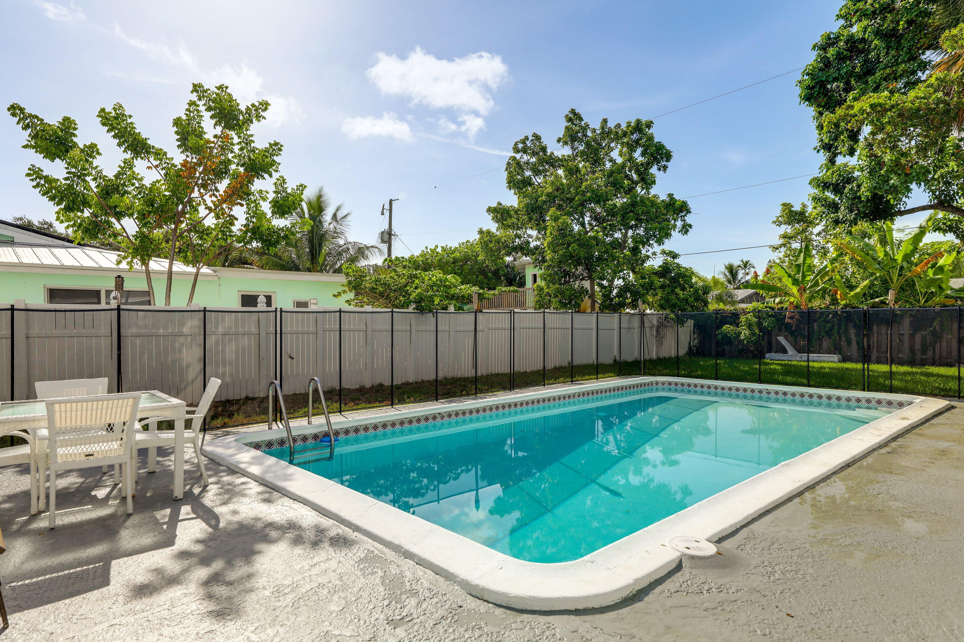 Pool Deck | Dining Table | Lounging Furniture