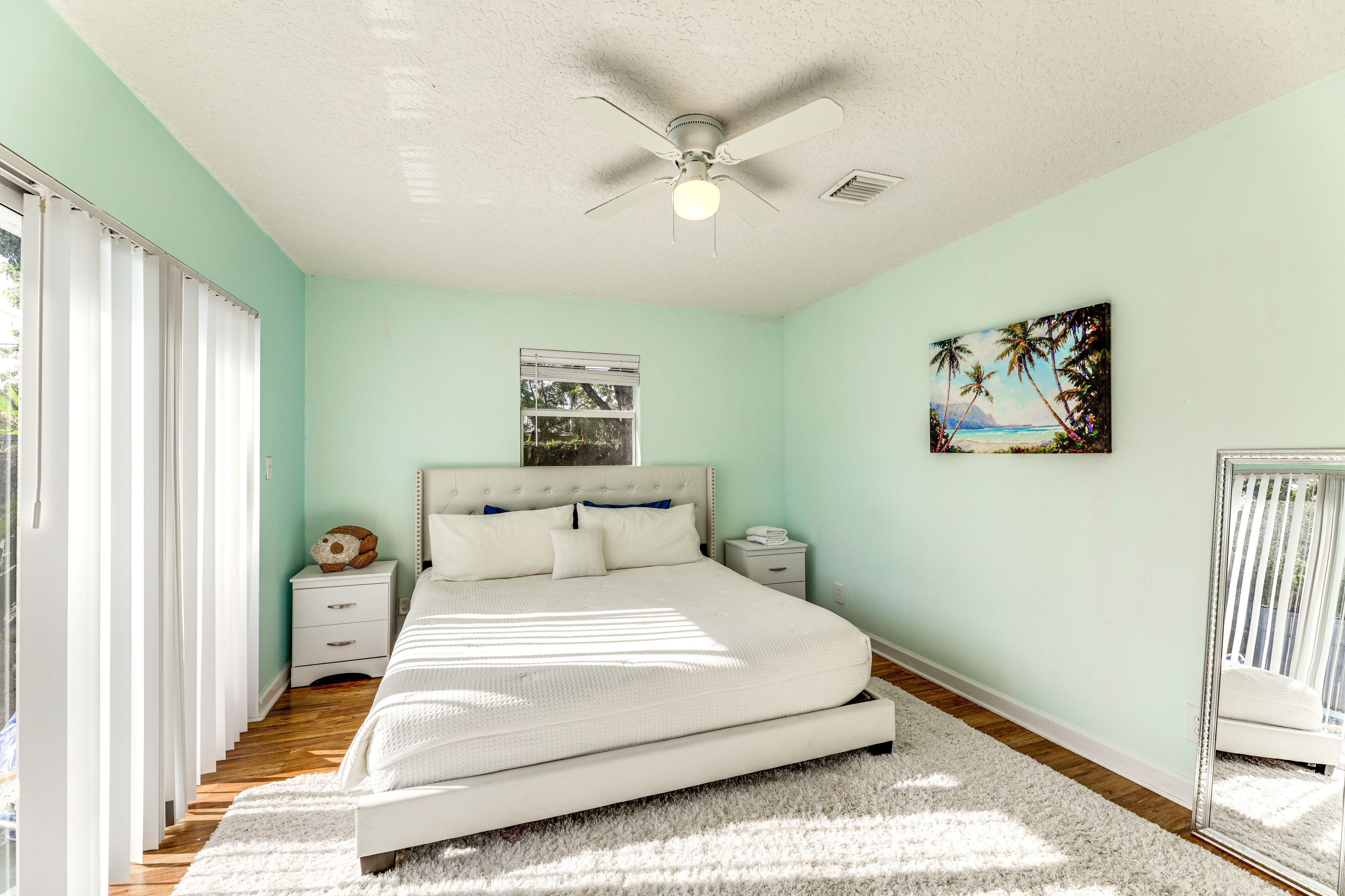 Bedroom 1 | King Bed | Smart TV