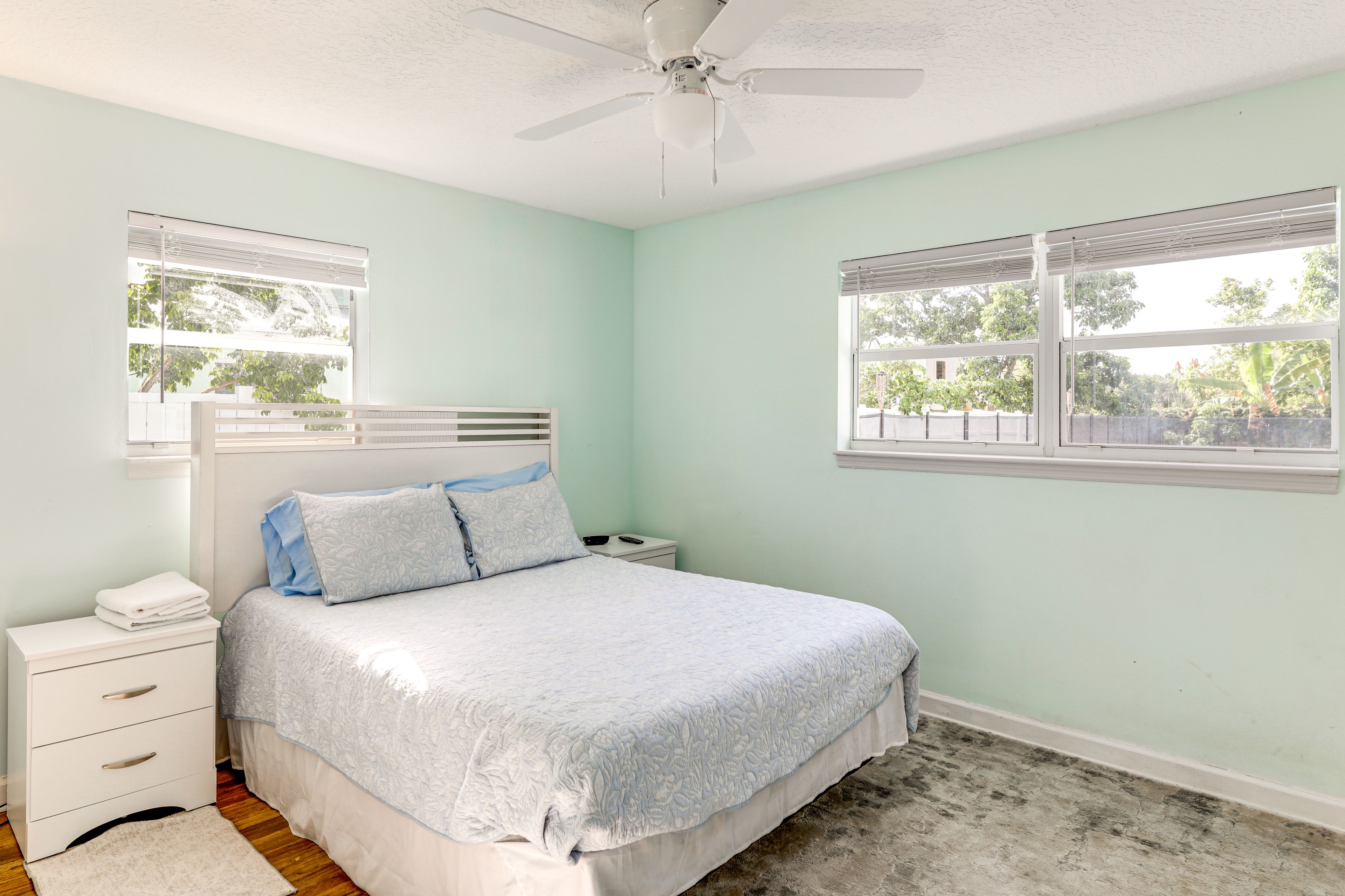 Bedroom 3 | Queen Bed | Smart TV