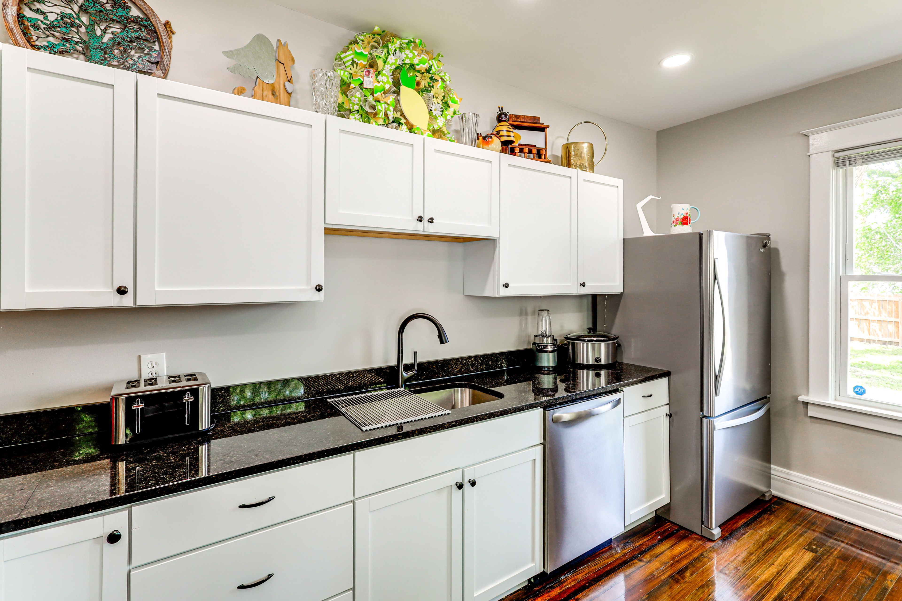 Kitchen | Trash Bags/Paper Towels | 1st Floor