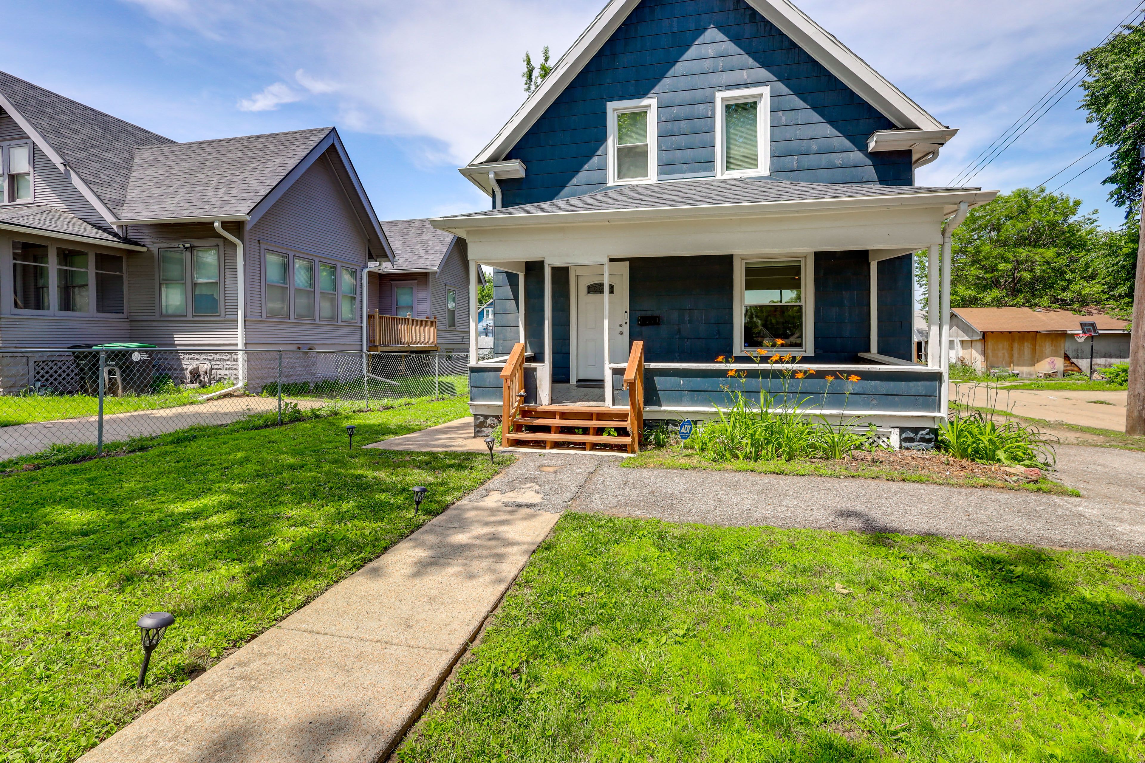 Exterior | Driveway (2 Vehicles) | Free Street Parking