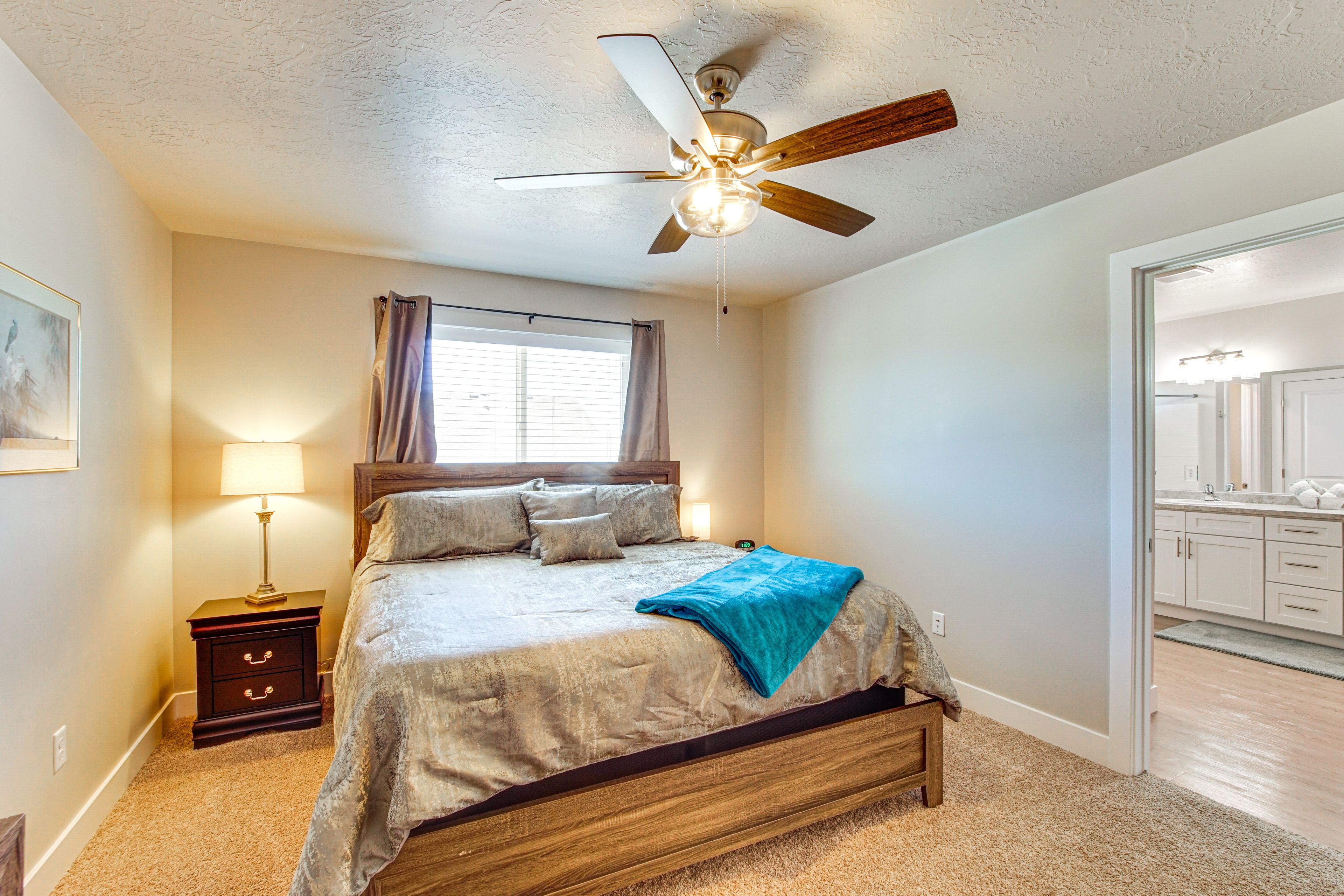 Bedroom 1 | King Bed | 2nd Floor | En-Suite Bathroom