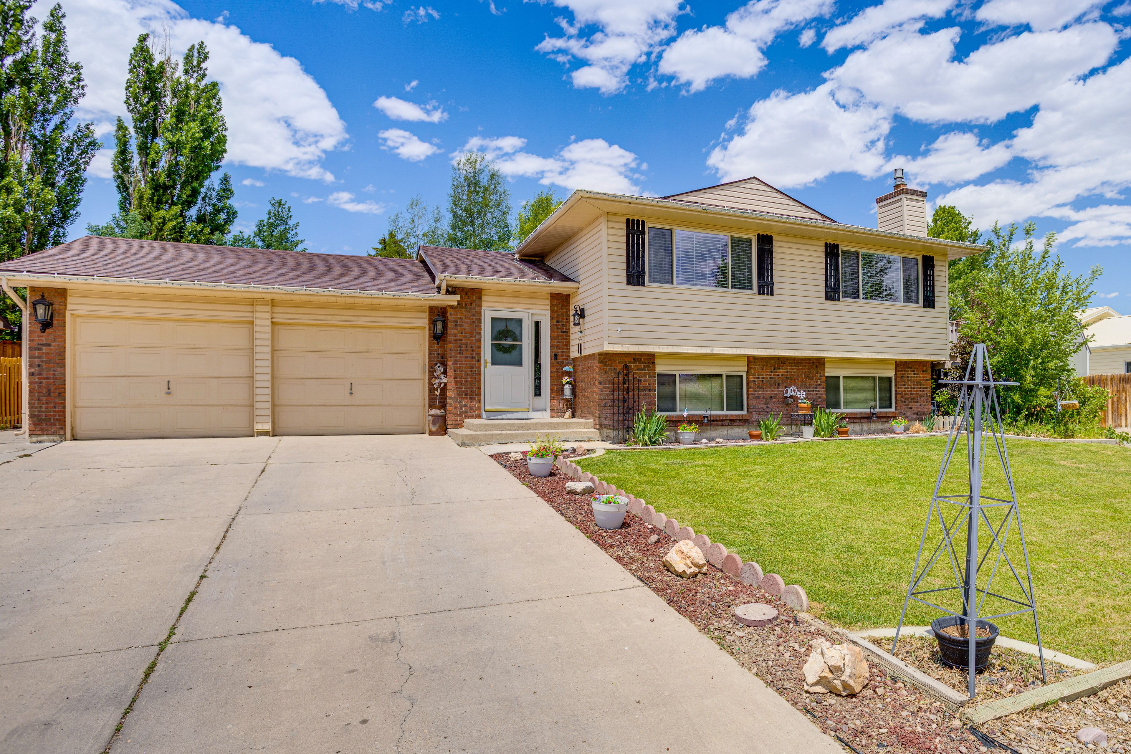 Rock Springs Vacation Rental | 4BR | 3BA | 2,500 Sq Ft | 3 Steps to Enter