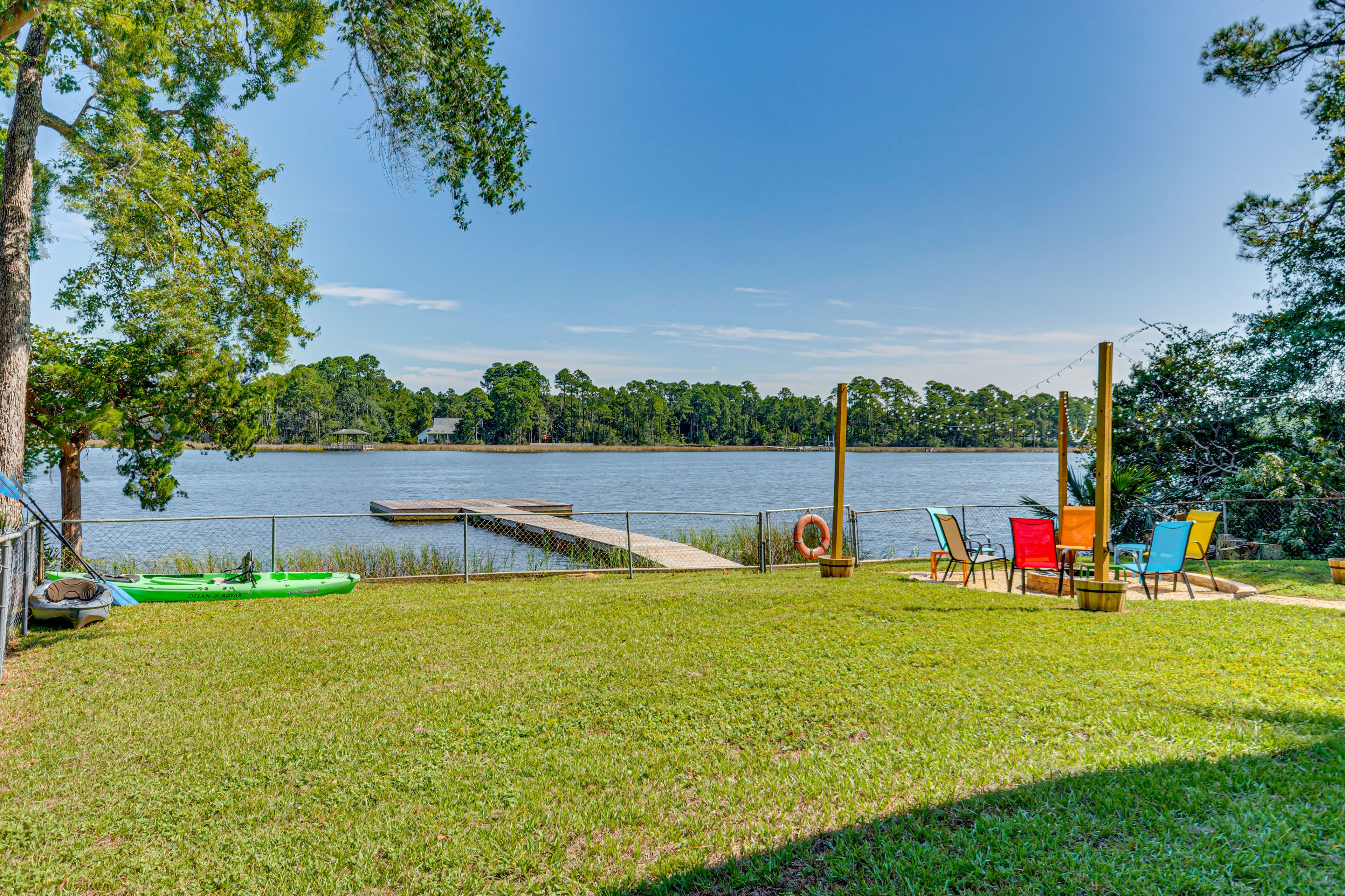 Fenced Backyard | Boat Dock & Ramp | 2 Kayaks | Fishing Poles | Fire Pit