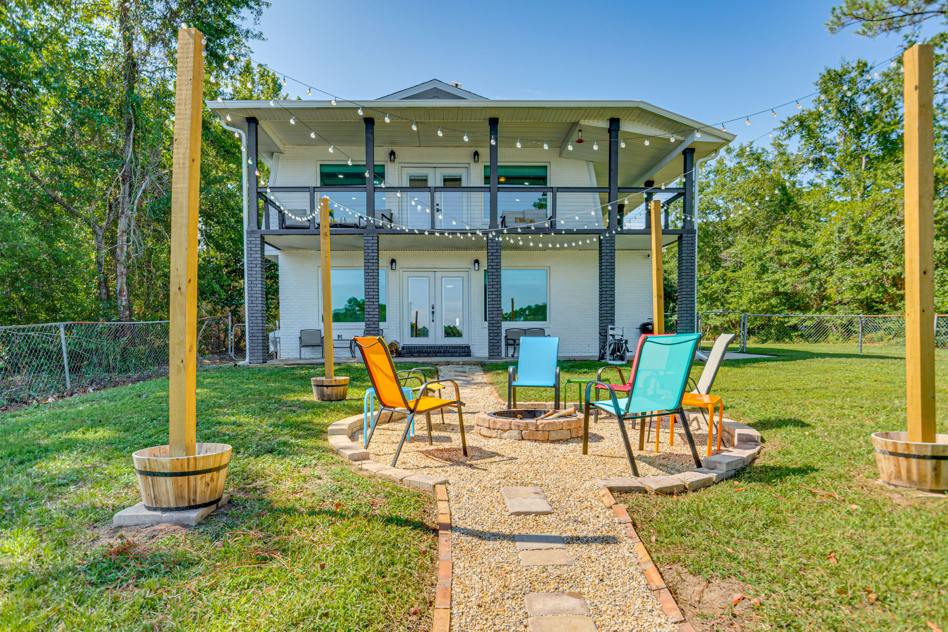 Milton Vacation Rental | 3BR | 2BA | 2,000 Sq Ft | 3 Small Steps Required