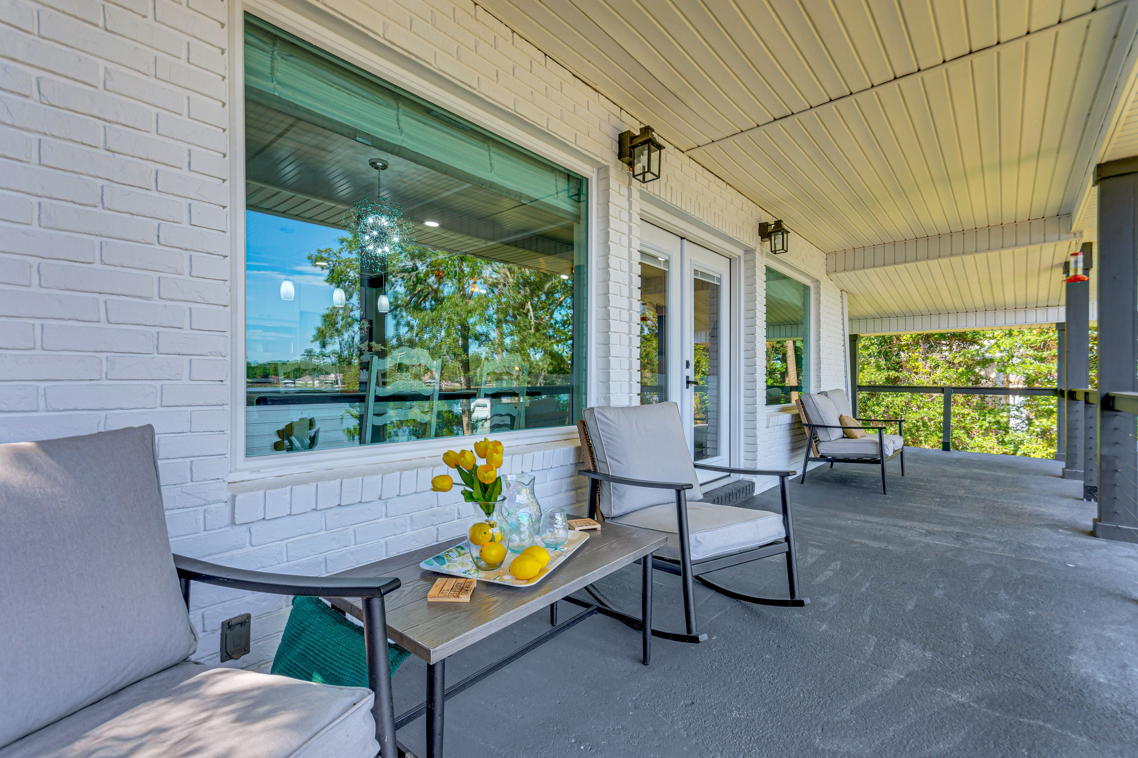 Balcony | Outdoor Seating