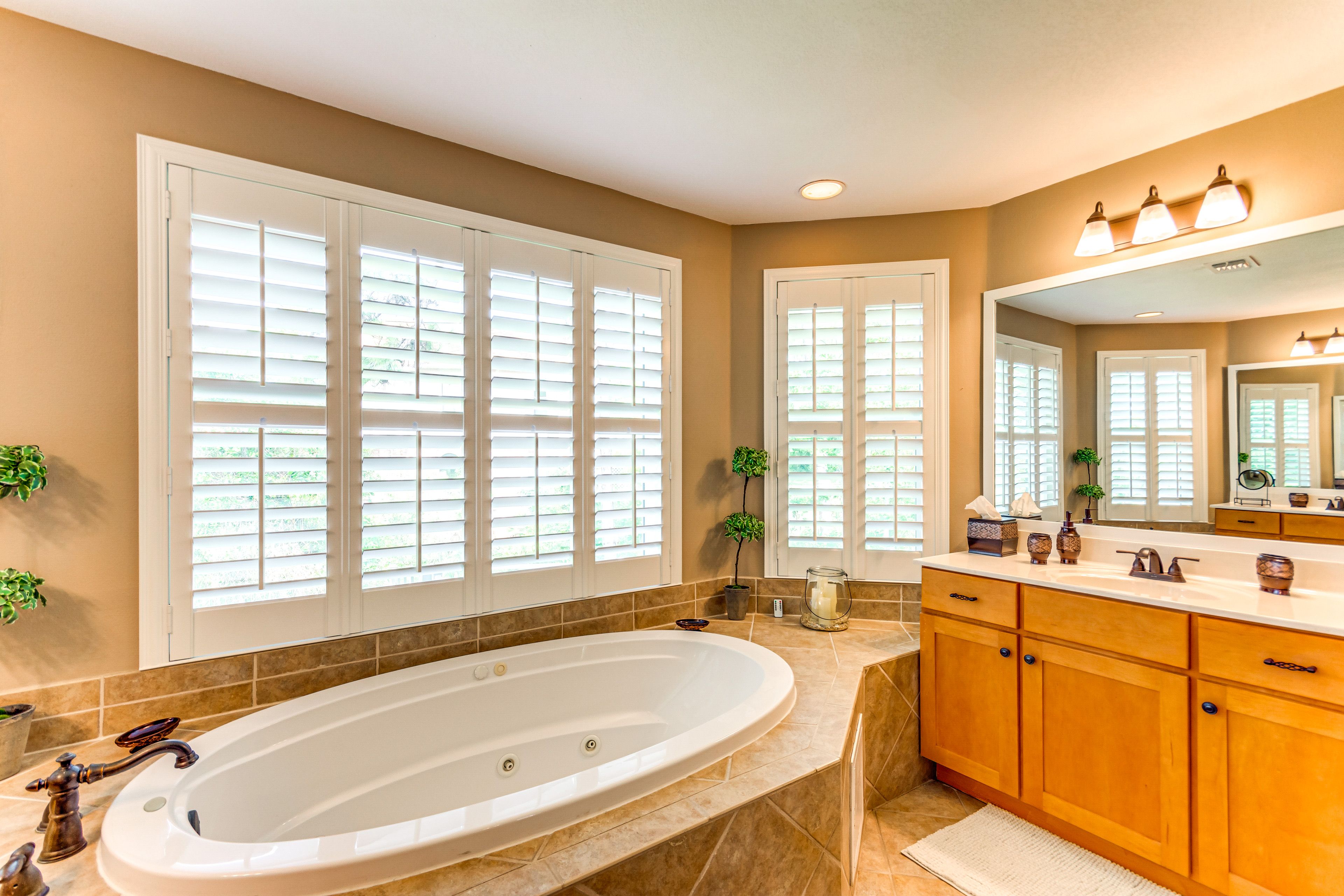 En-Suite Bathroom | 1st Floor | Towels Provided