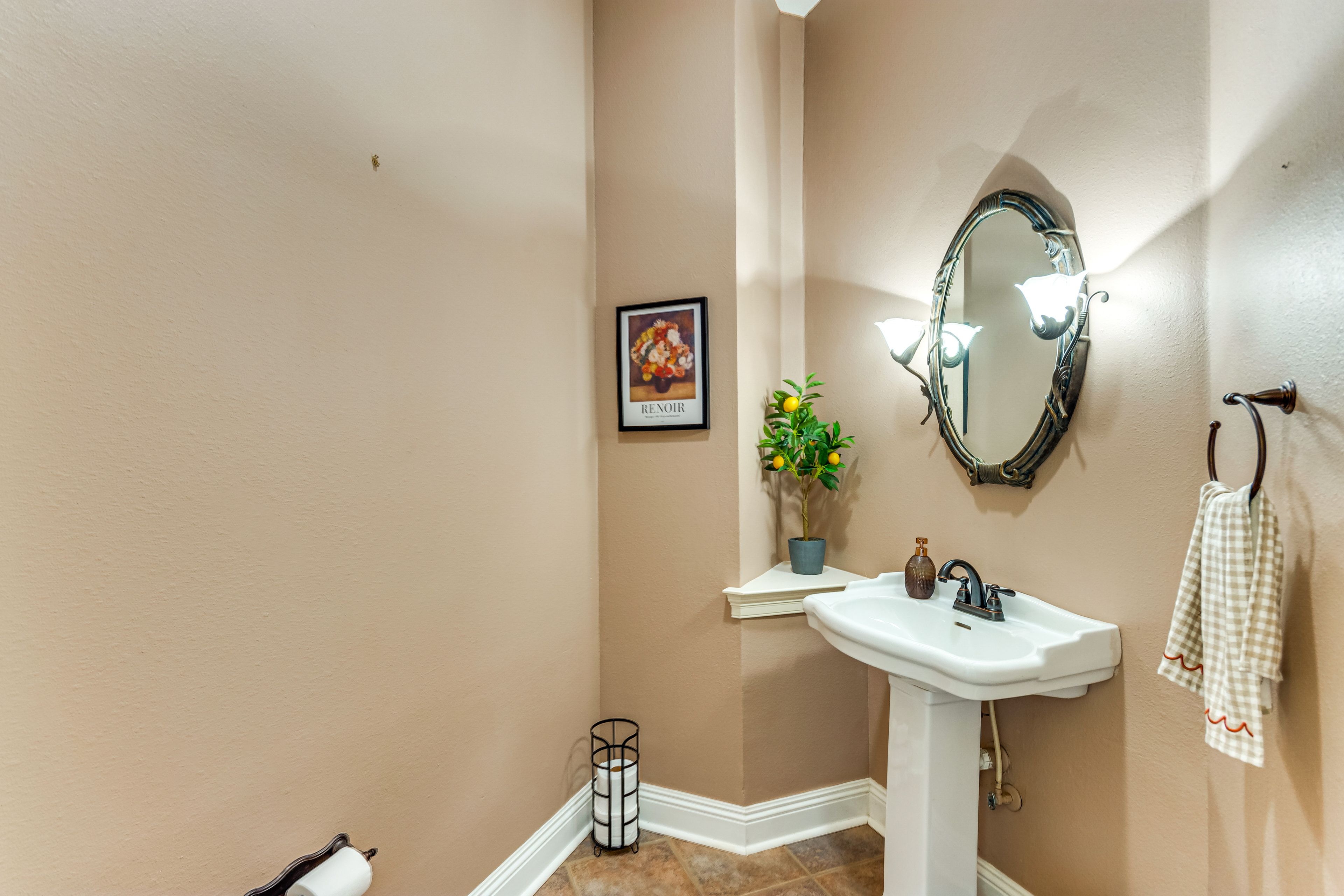 Half Bathroom | 1st Floor