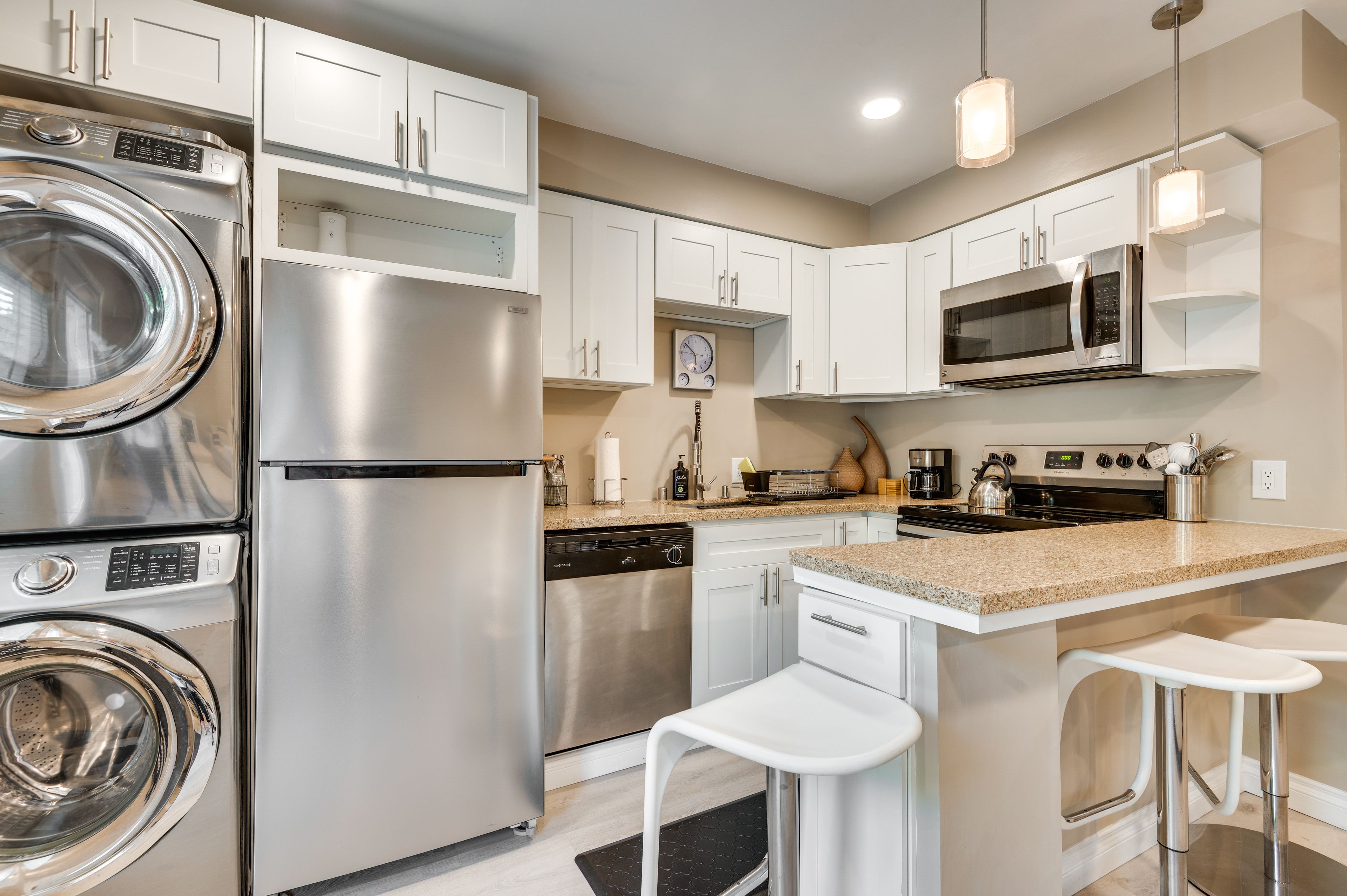 Kitchen | Cooking Basics | Dishware & Flatware Provided
