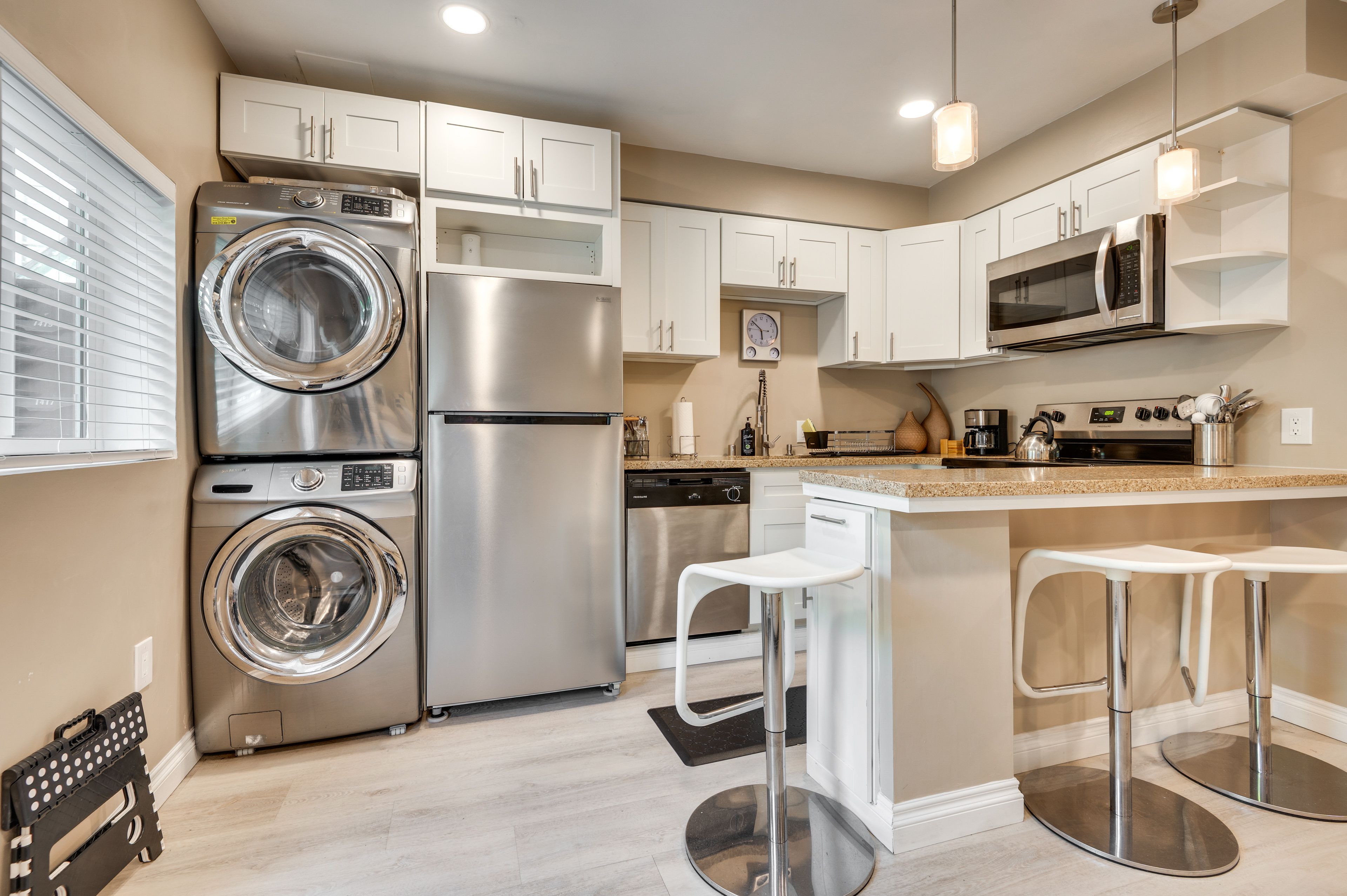 Kitchen | Drip Coffee Maker | Dishwasher | Washer/Dryer