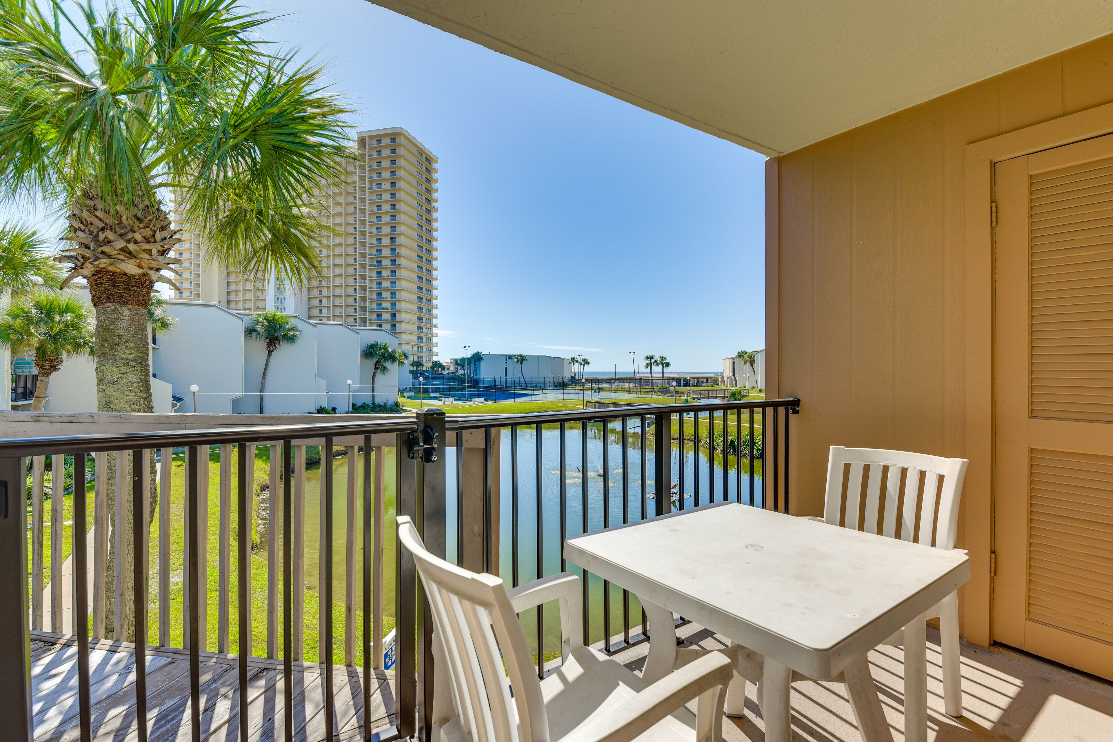 1st-Floor Balcony | Ocean View | 1 Mi to Ripley's Believe It or Not!